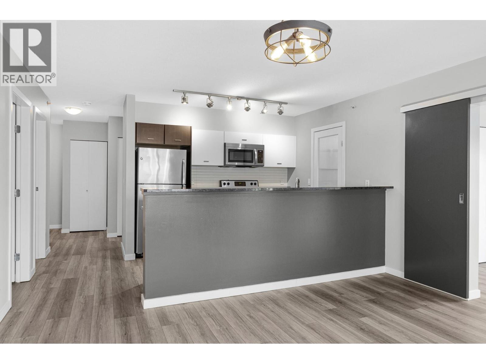 547 Yates Road Unit# 401