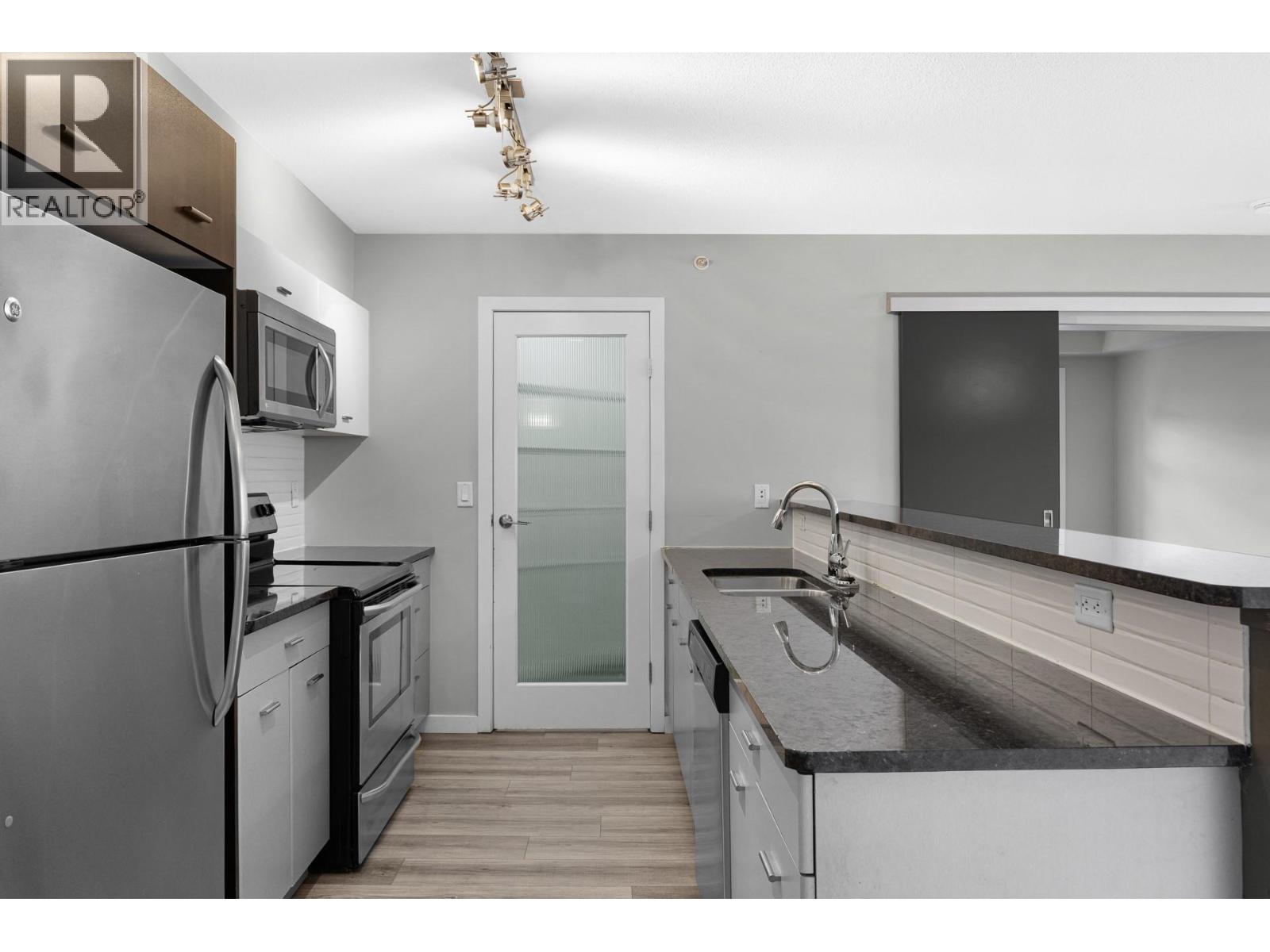 547 Yates Road Unit# 401