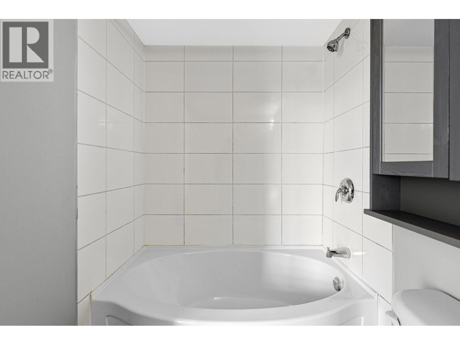 547 Yates Road Unit# 401