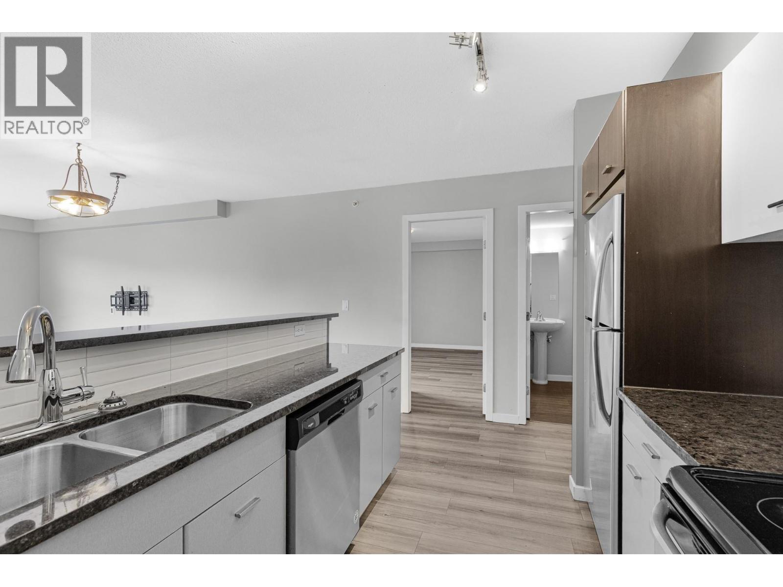 547 Yates Road Unit# 401
