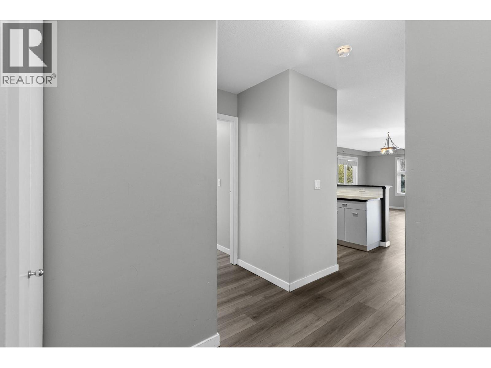 547 Yates Road Unit# 401