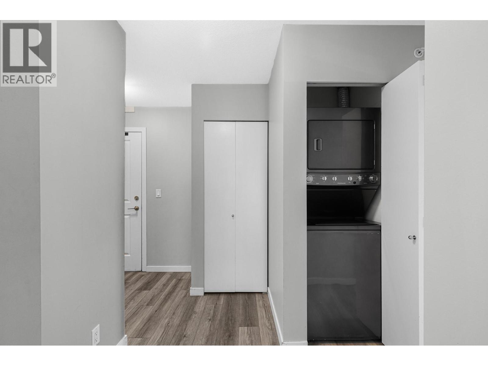 547 Yates Road Unit# 401