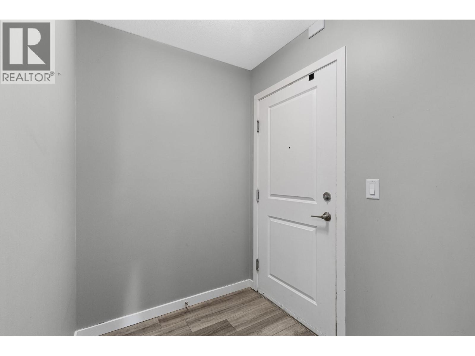 547 Yates Road Unit# 401