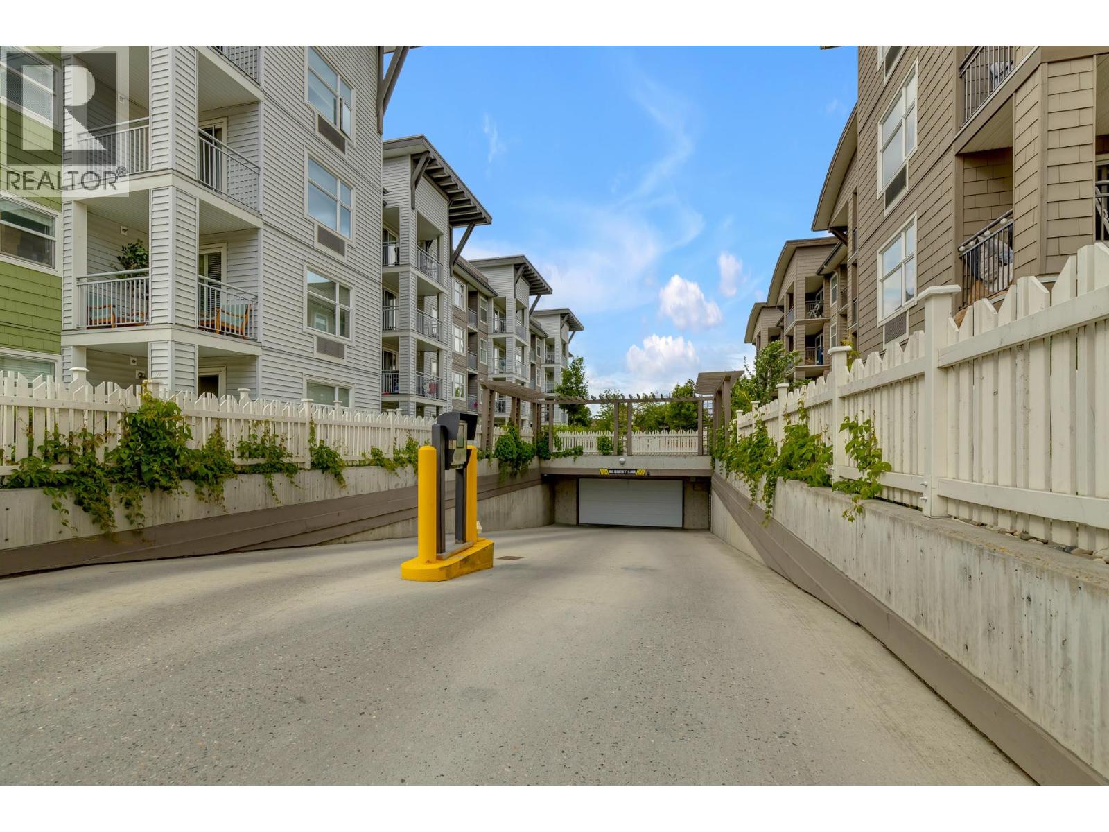 547 Yates Road Unit# 401