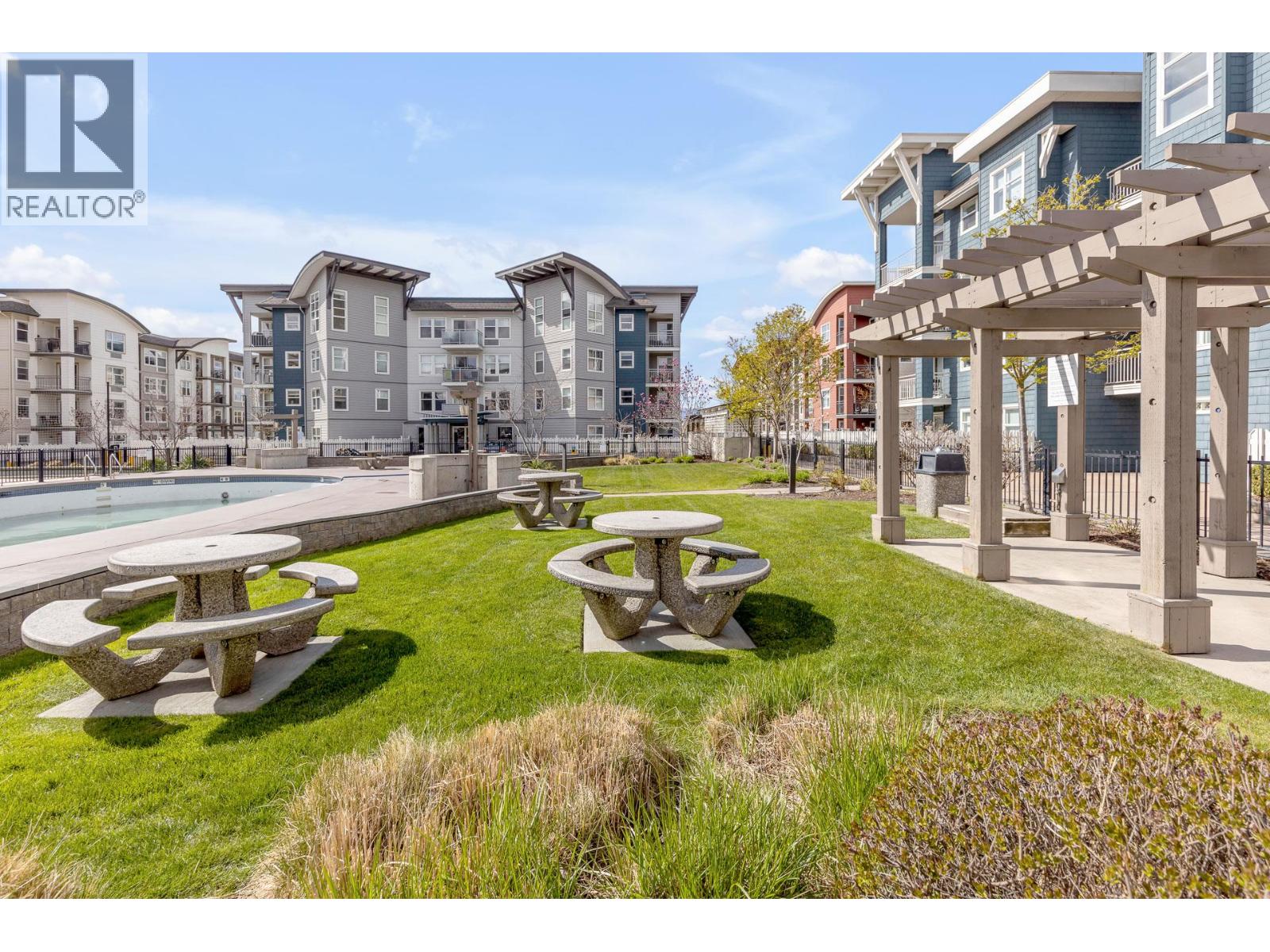 547 Yates Road Unit# 401