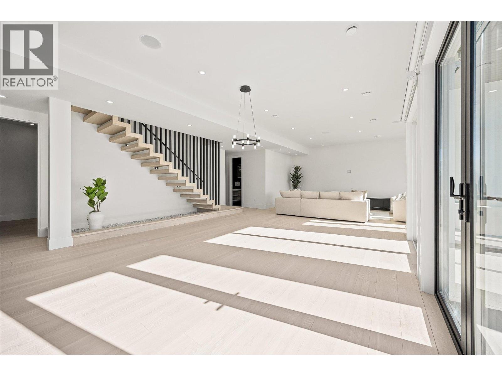 1343 Vineyard Drive
