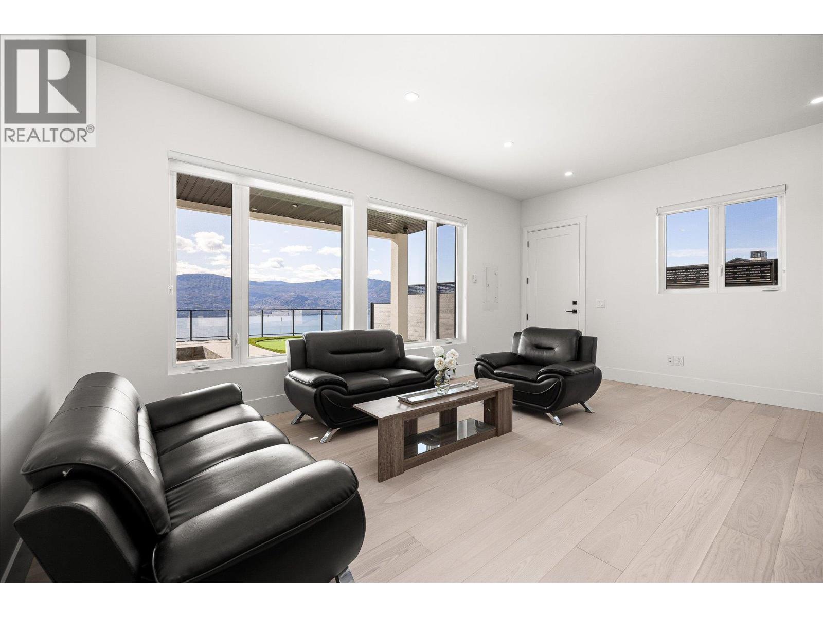 1343 Vineyard Drive