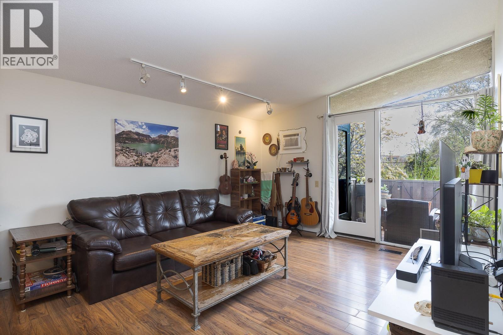 353 Boyce Crescent Unit# 11