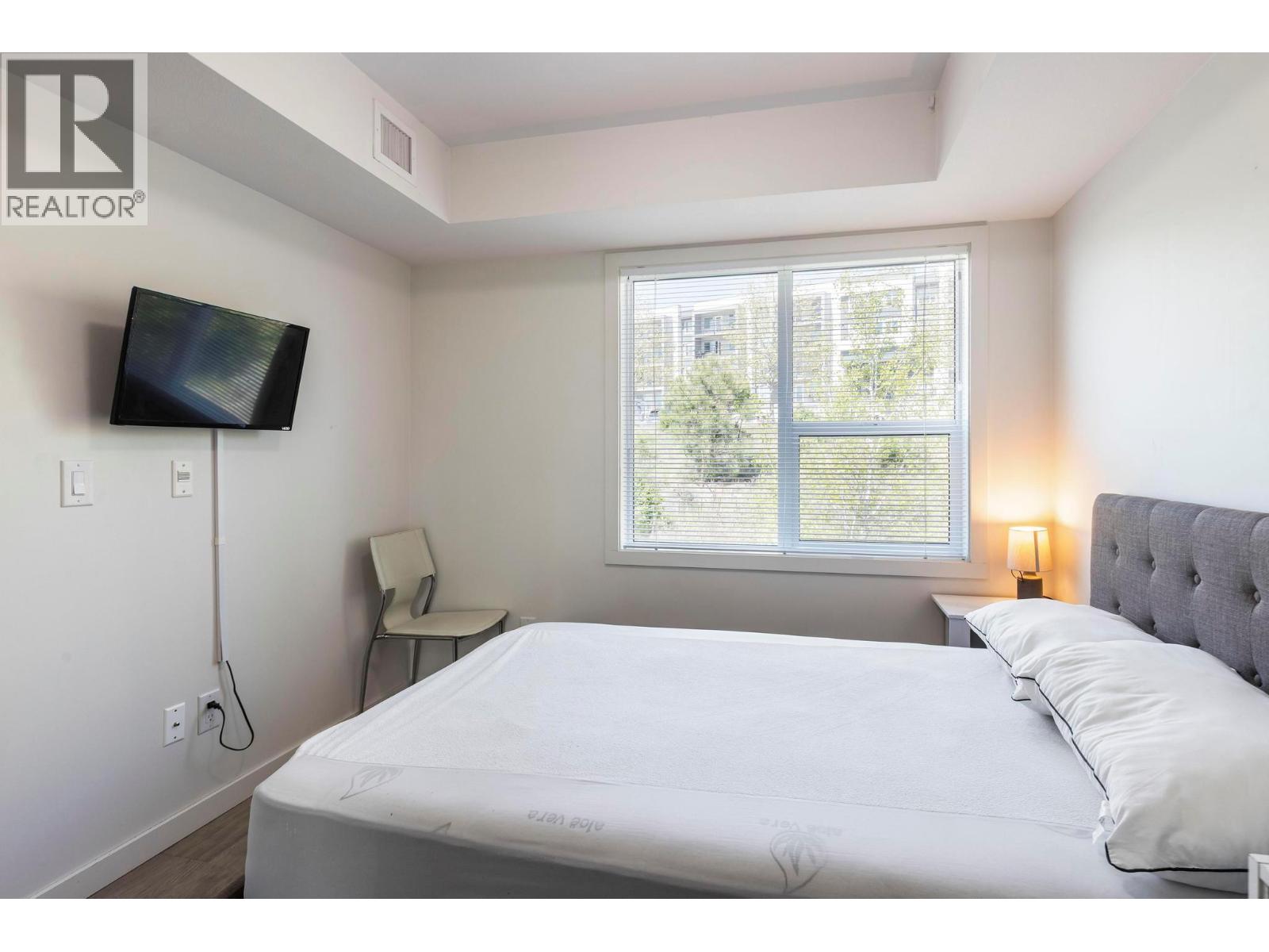 725 Academy Way Unit# 211