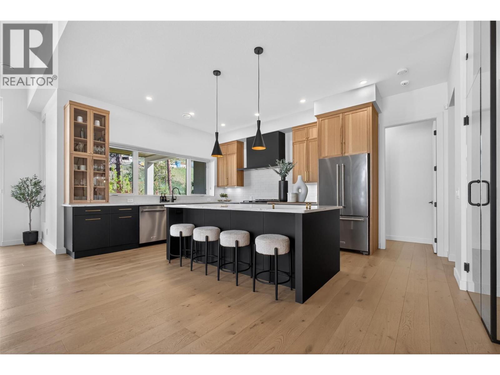 10255 Beacon Hill Drive
