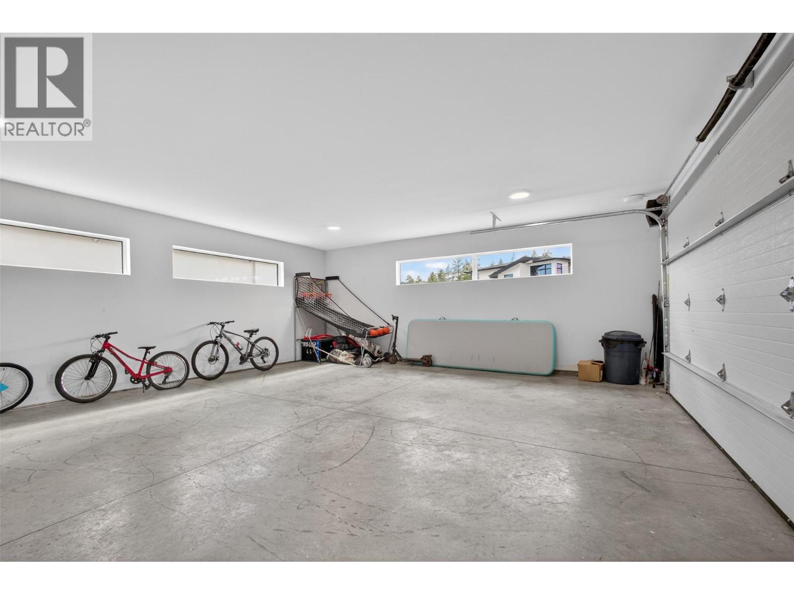 10255 Beacon Hill Drive