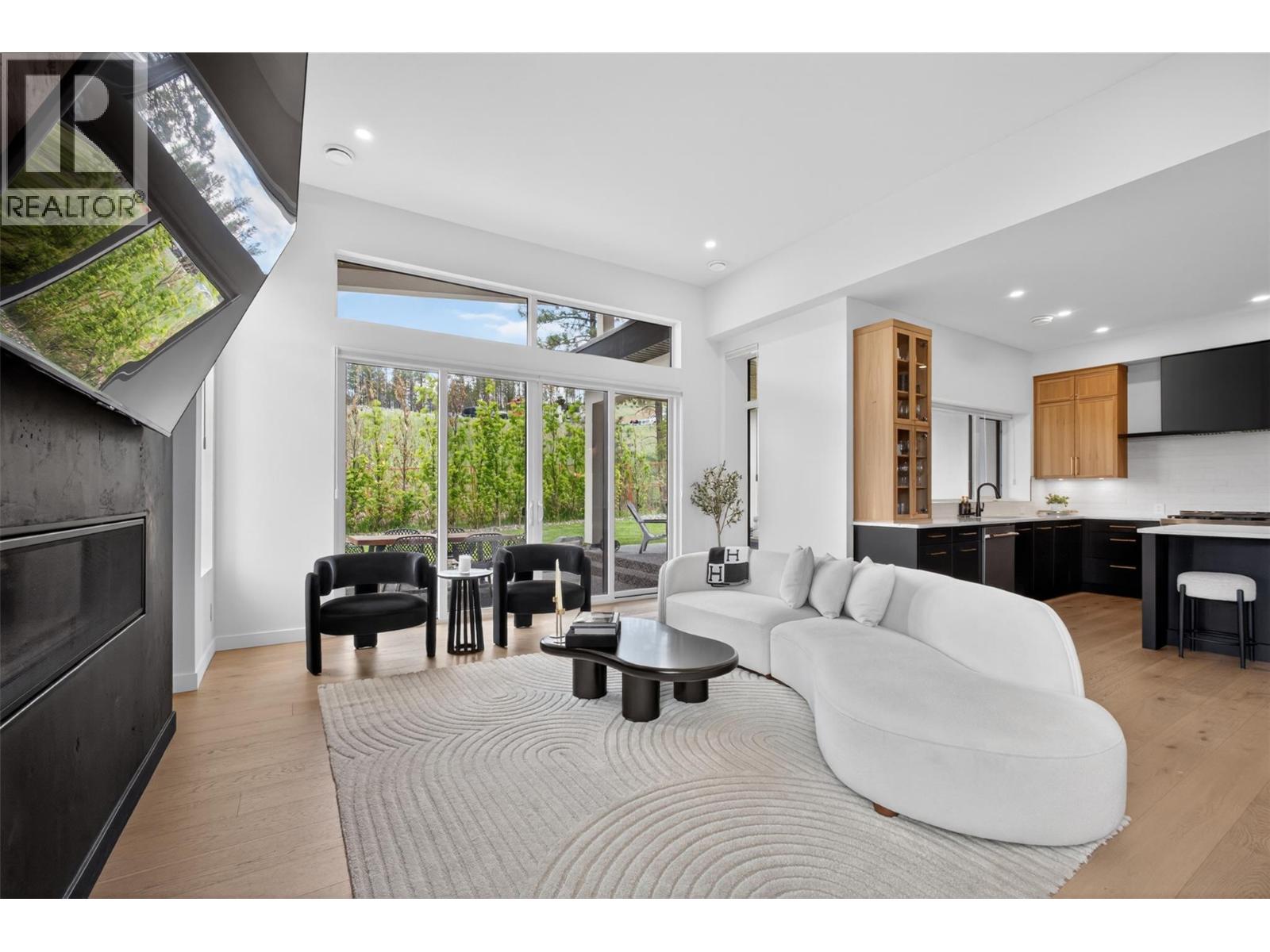 10255 Beacon Hill Drive