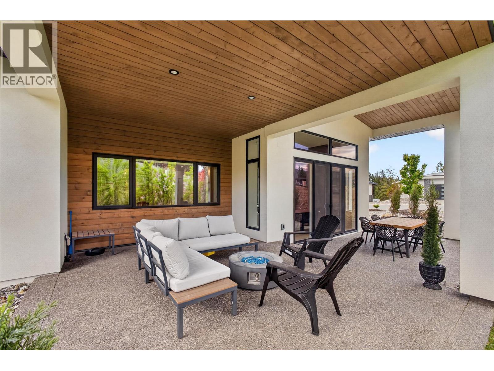 10255 Beacon Hill Drive