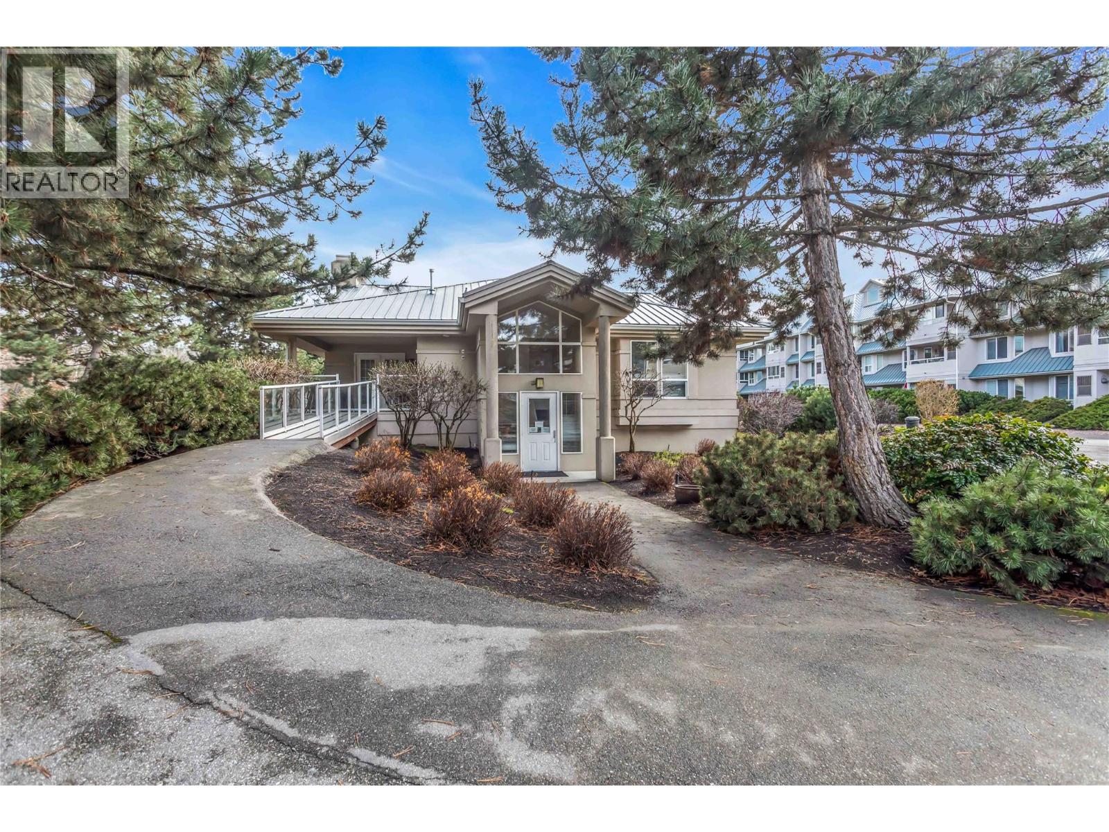 1961 Durnin Road Unit# 104