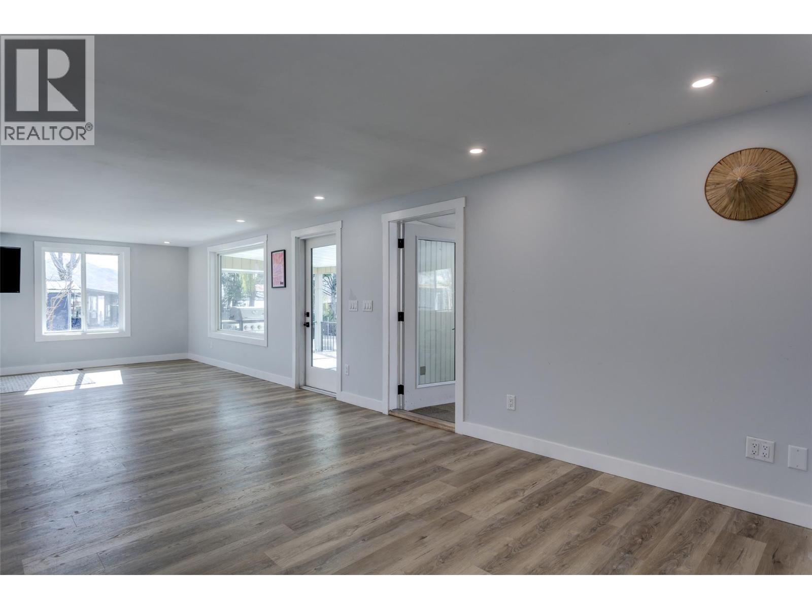 2095 Boucherie Road Unit# 25