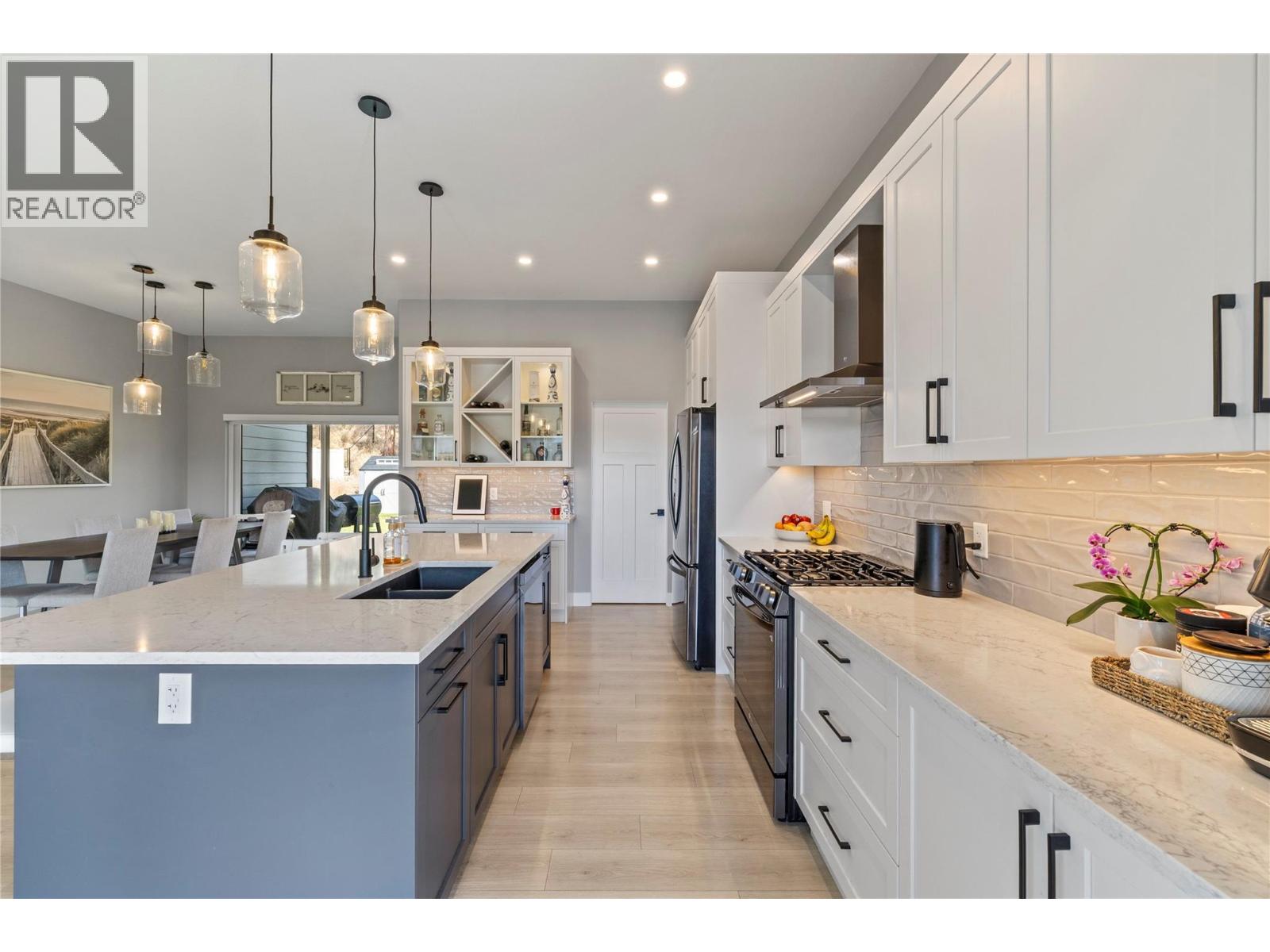 2846 Canyon Crest Drive