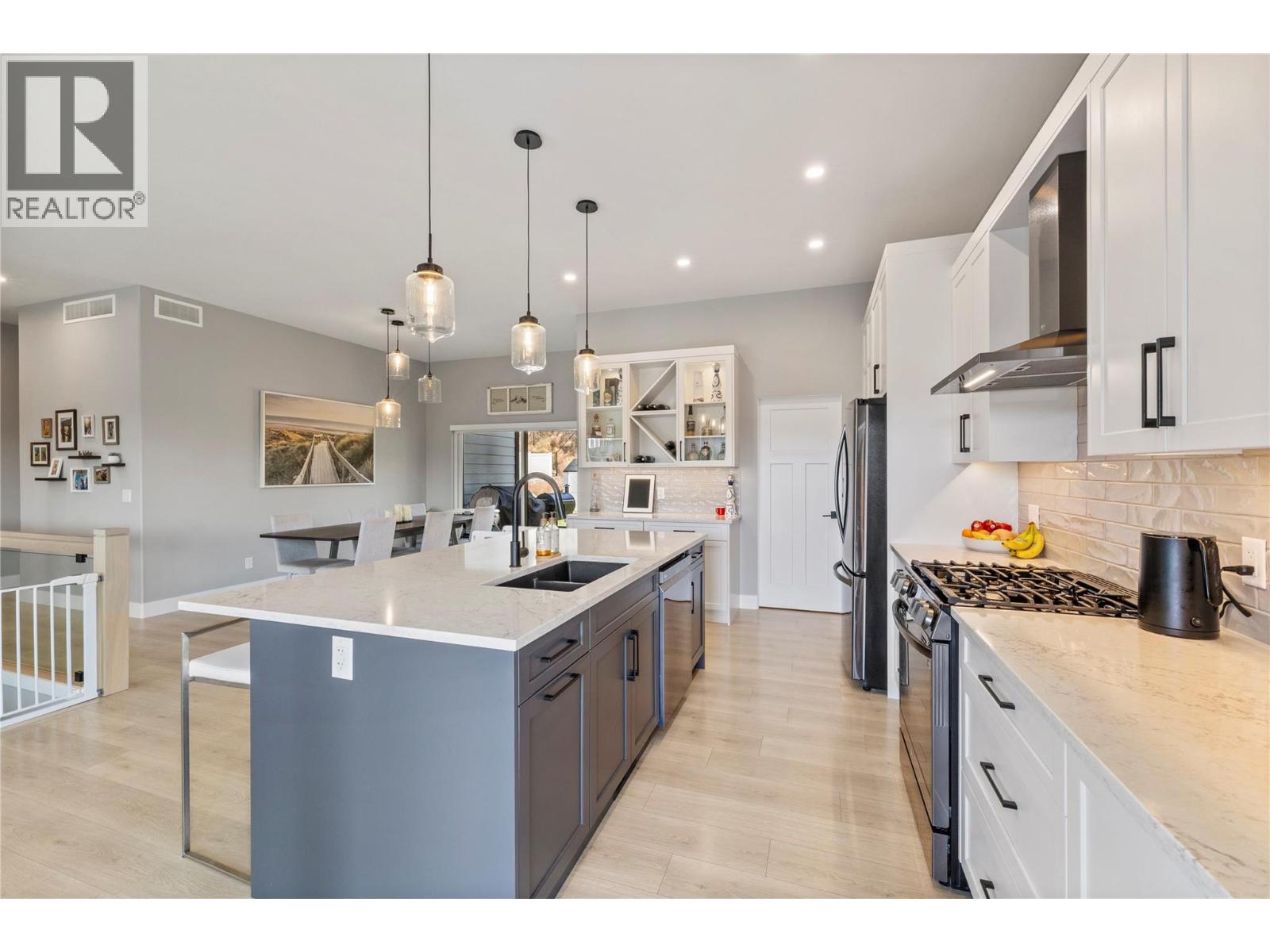2846 Canyon Crest Drive