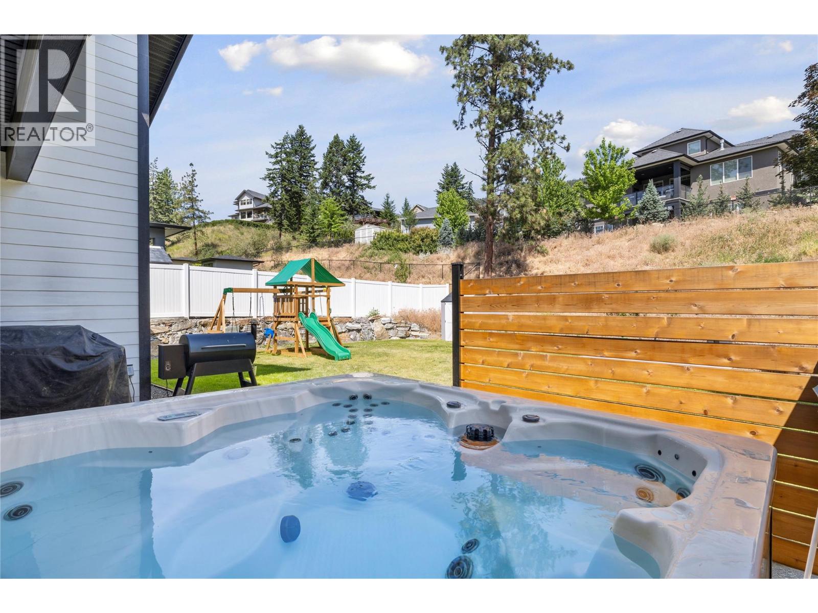 2846 Canyon Crest Drive