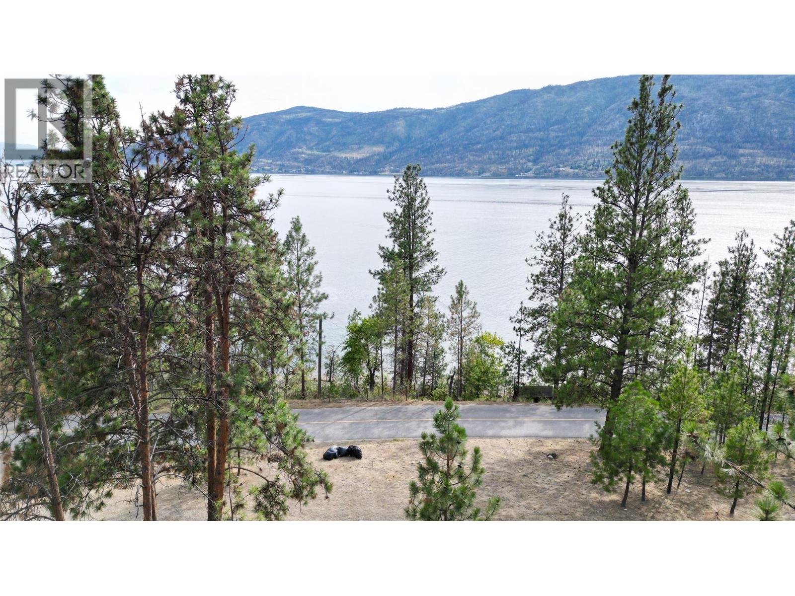 9775/9819 Okanagan Centre Road W