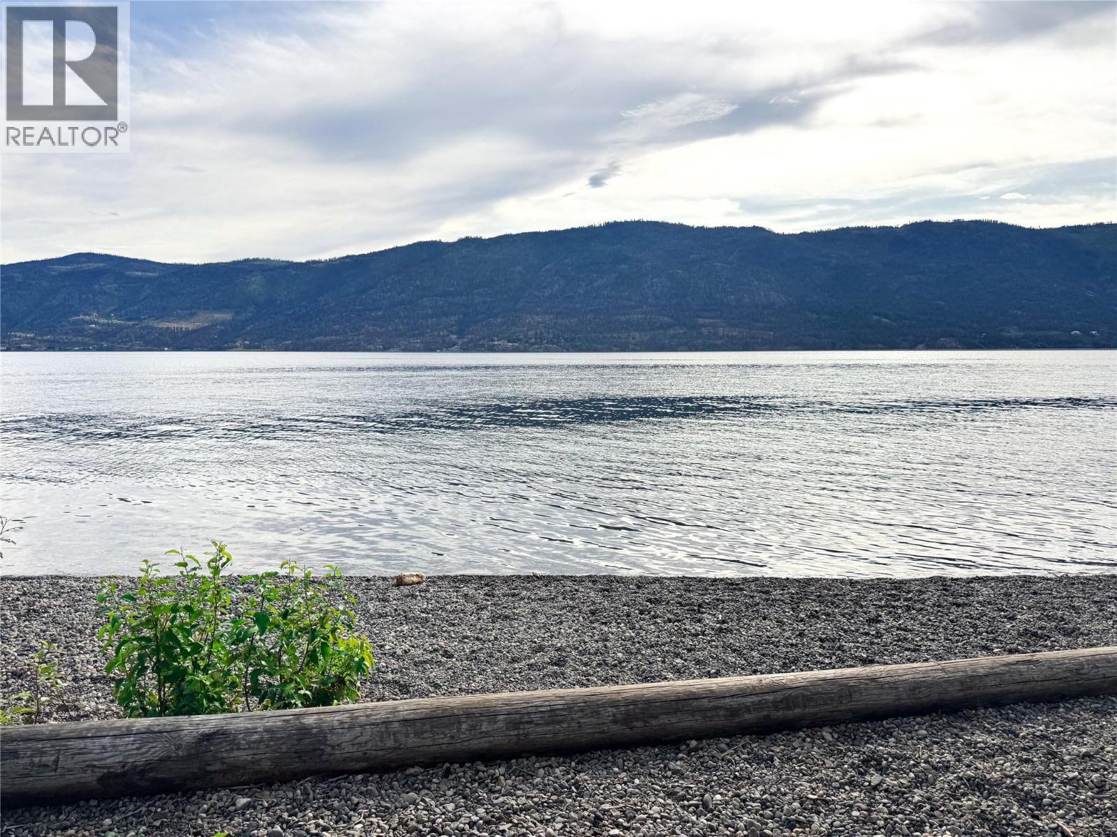 9775/9819 Okanagan Centre Road W