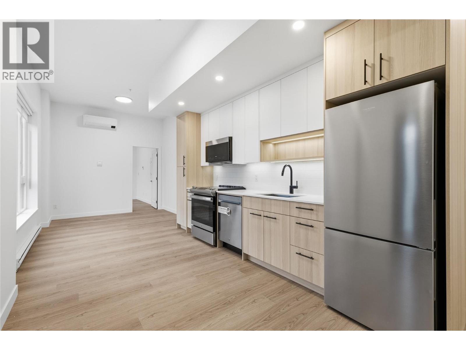 1390 Pridham Avenue Unit# TH4 Lot# 3