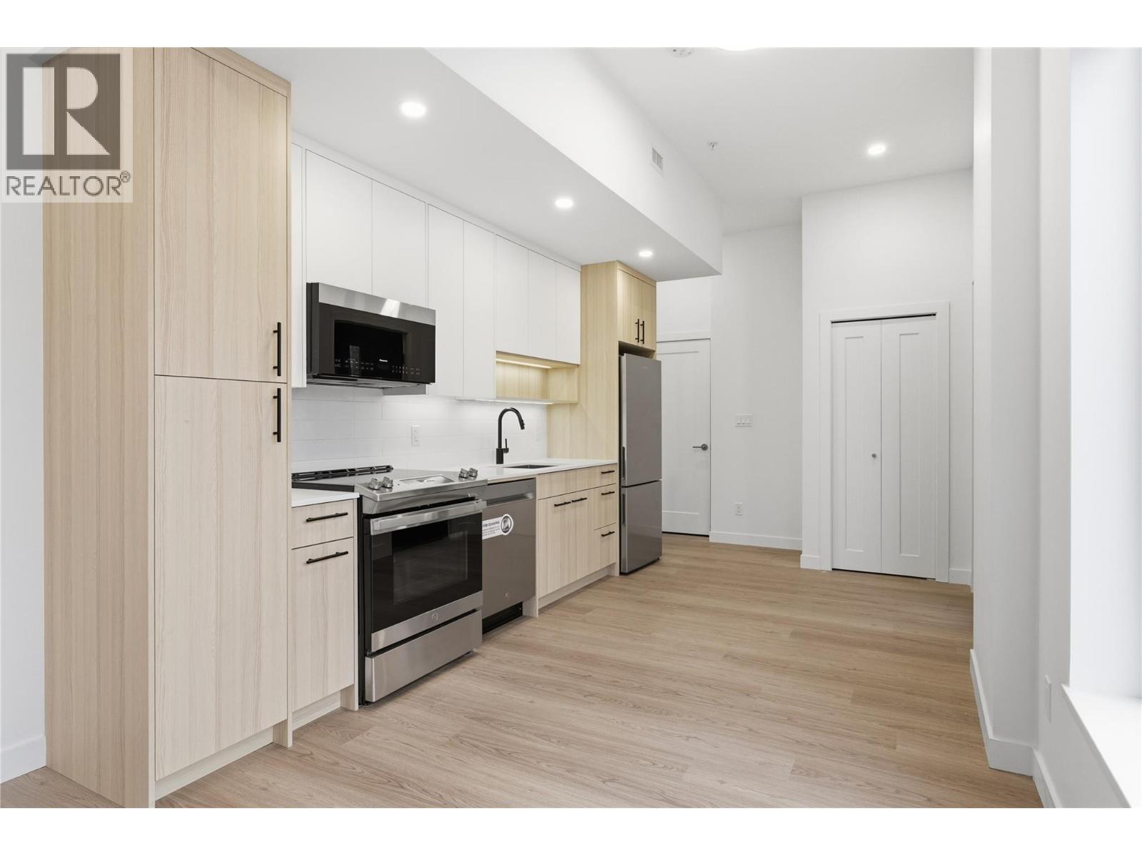 1390 Pridham Avenue Unit# TH4 Lot# 3
