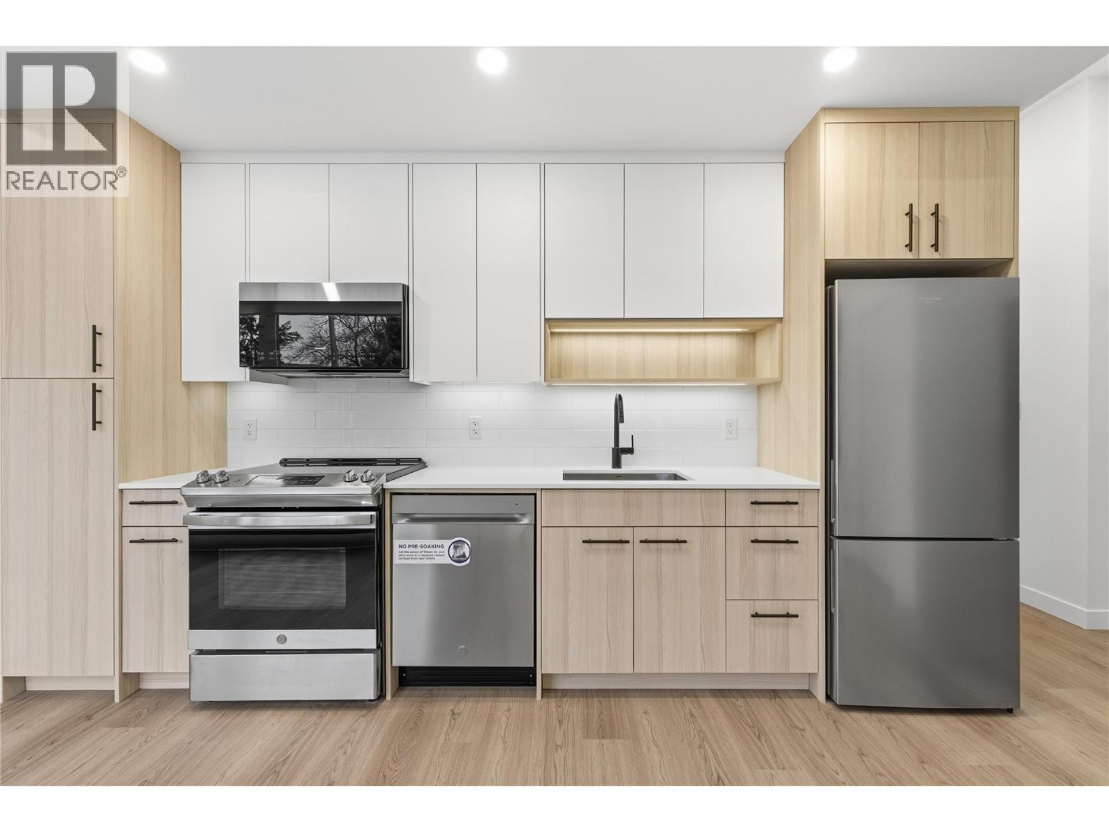 1390 Pridham Avenue Unit# TH4 Lot# 3