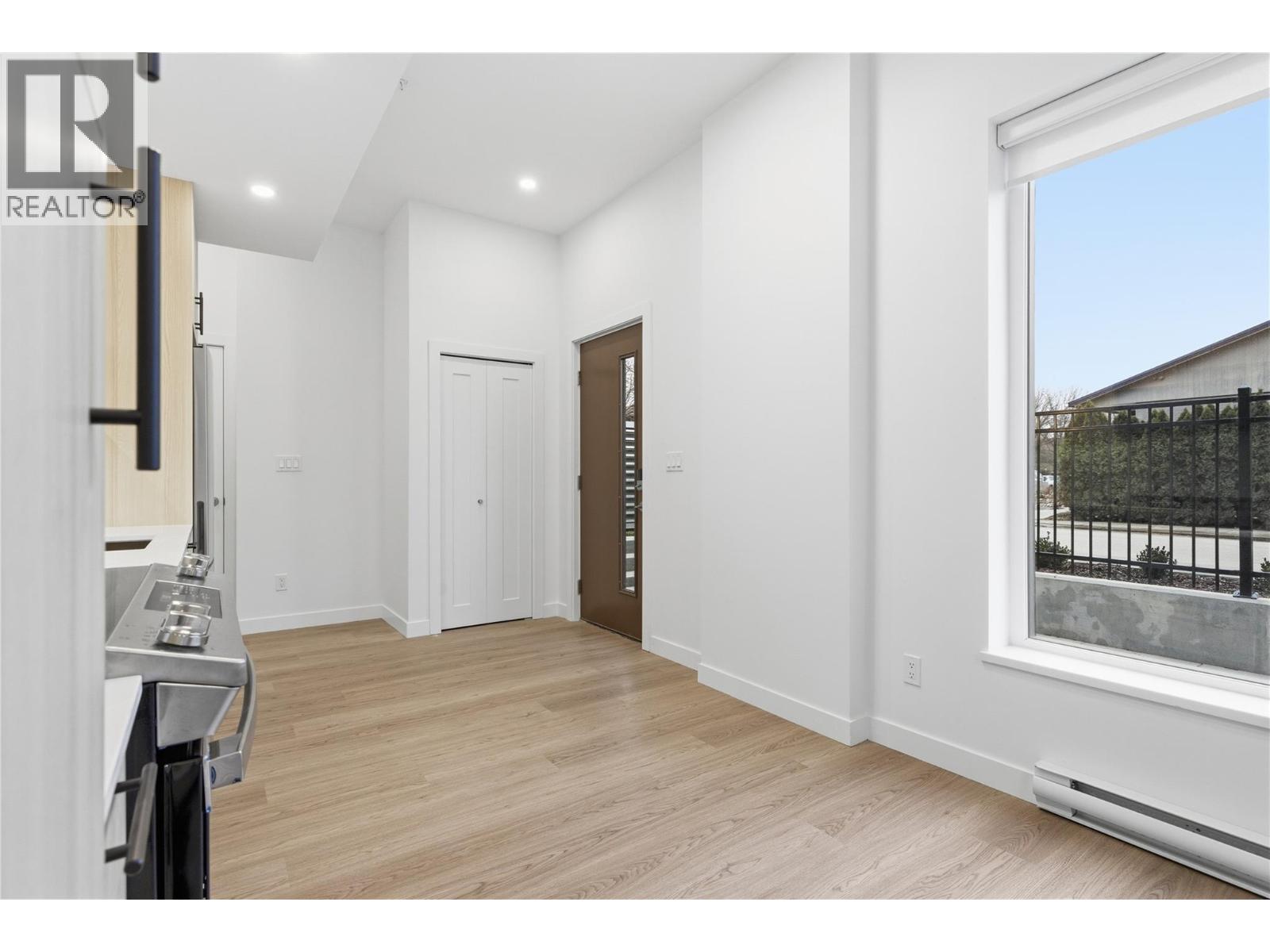 1390 Pridham Avenue Unit# TH4 Lot# 3