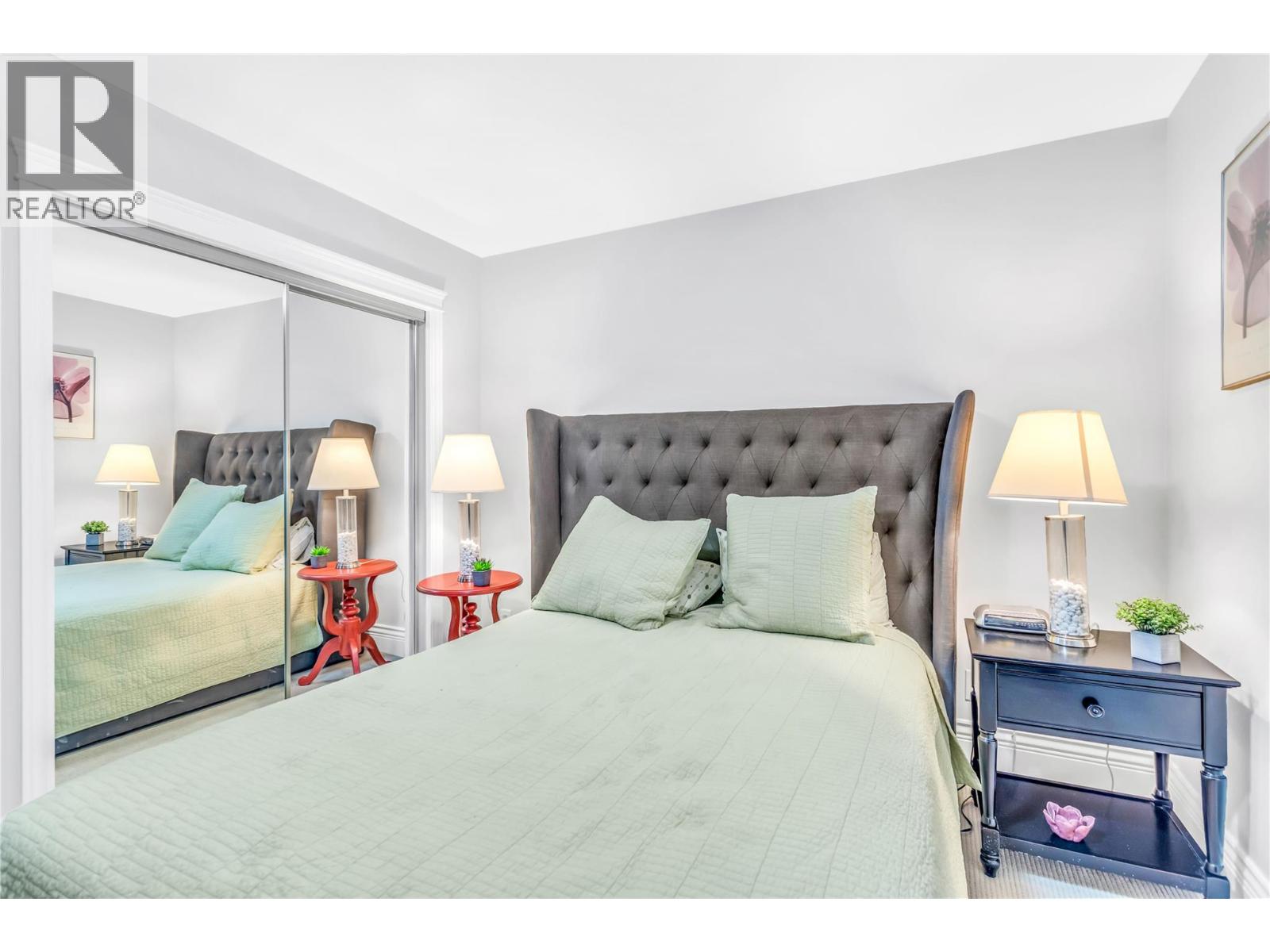 4450 GORDON Drive Unit# 105