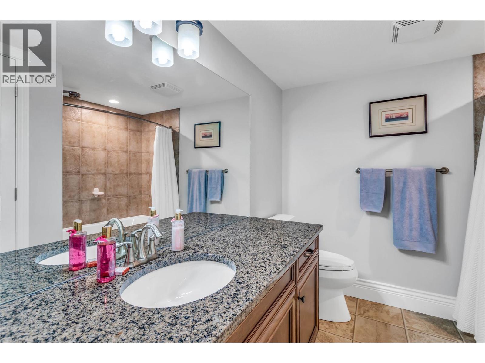 4450 GORDON Drive Unit# 105