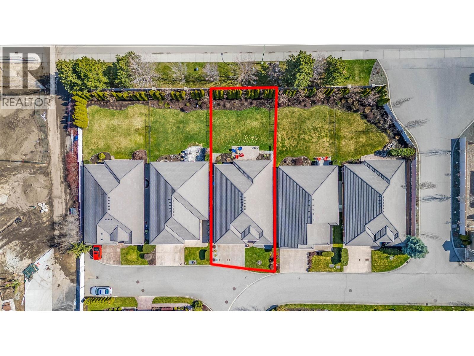 4450 GORDON Drive Unit# 105