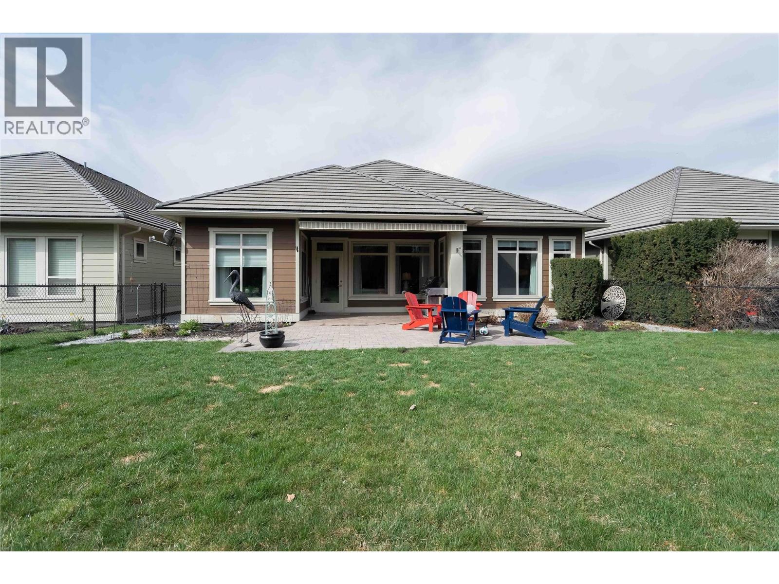 4450 GORDON Drive Unit# 105