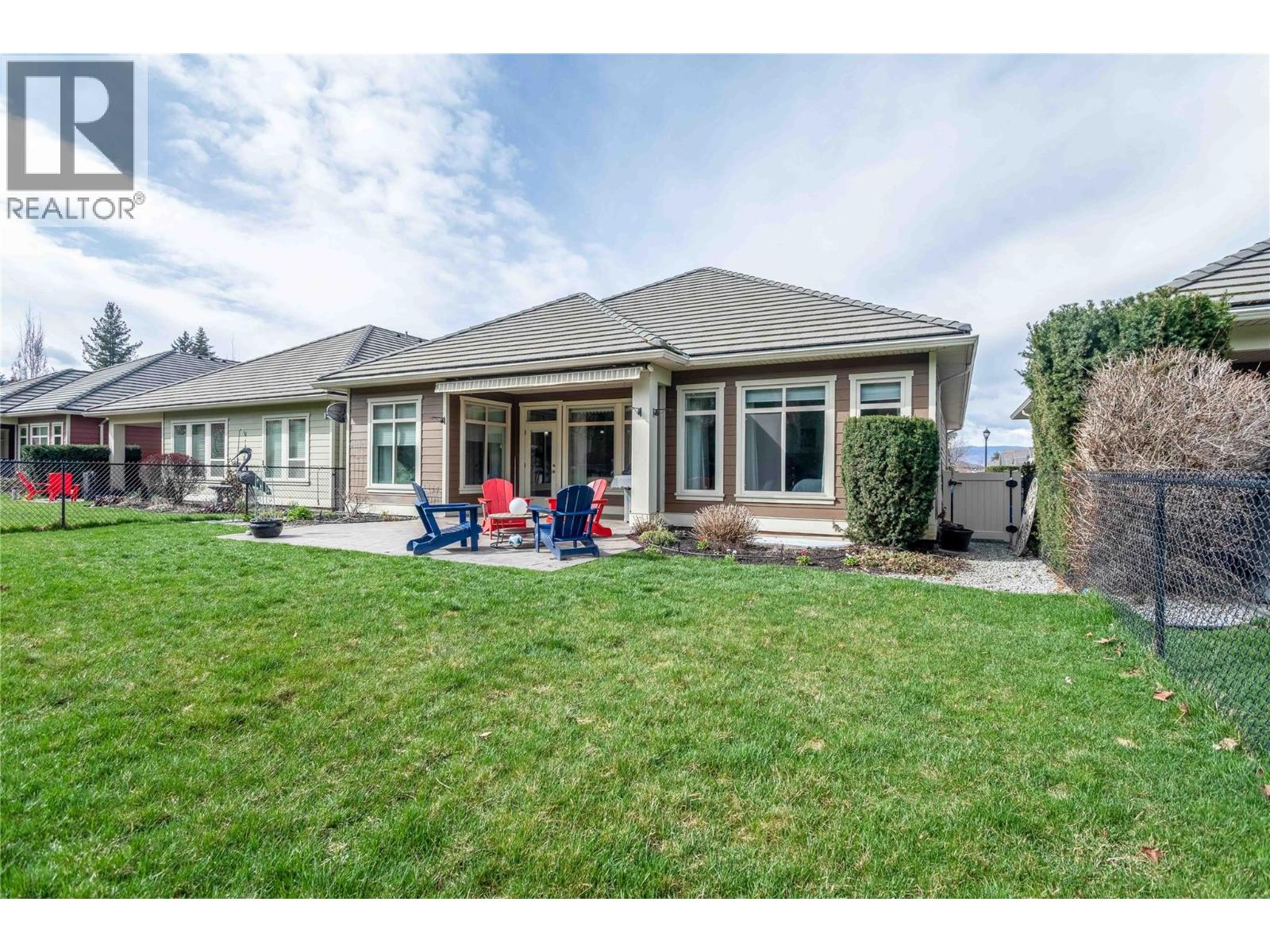 4450 GORDON Drive Unit# 105