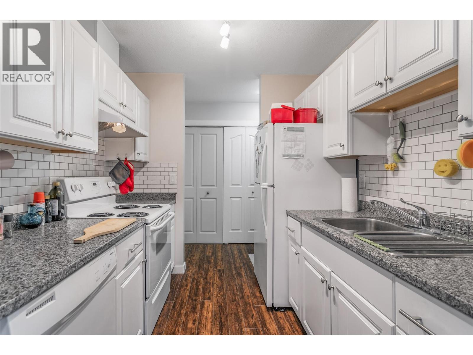 3160 De Montreuil Court Unit# 411
