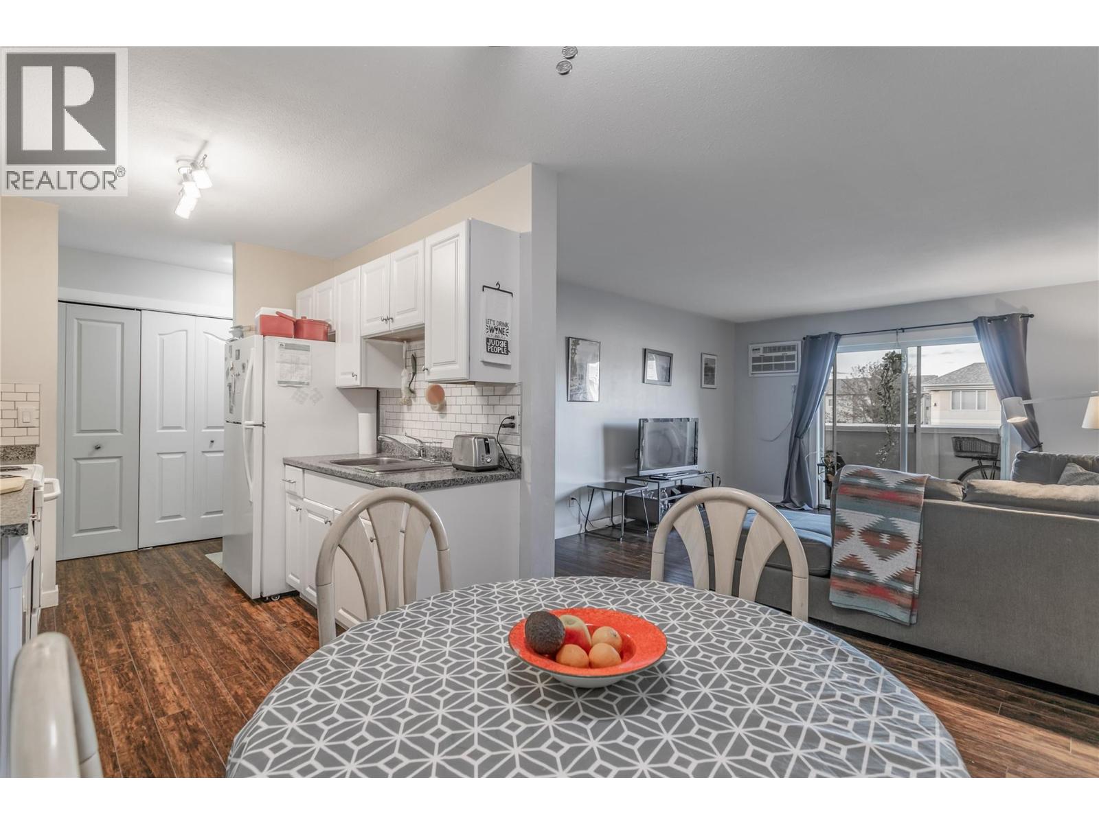 3160 De Montreuil Court Unit# 411
