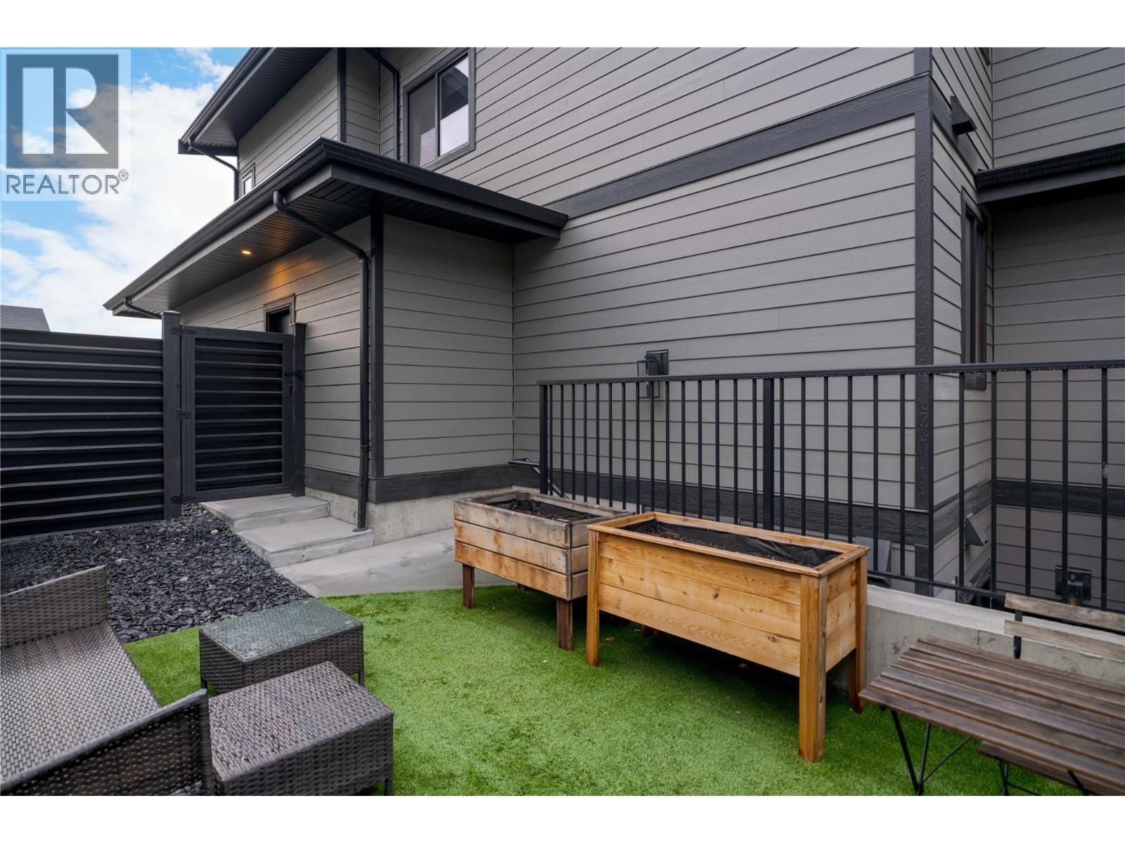 4315 Ladd Court