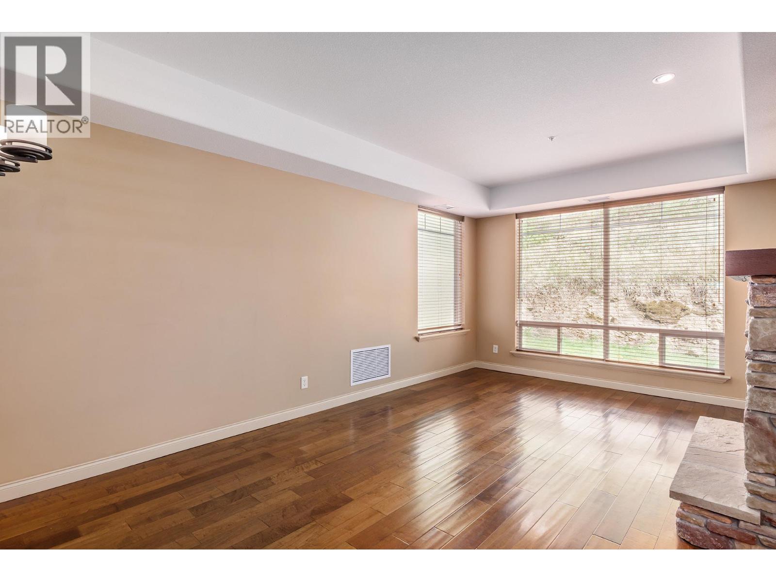 2770 Auburn Road Unit# 109