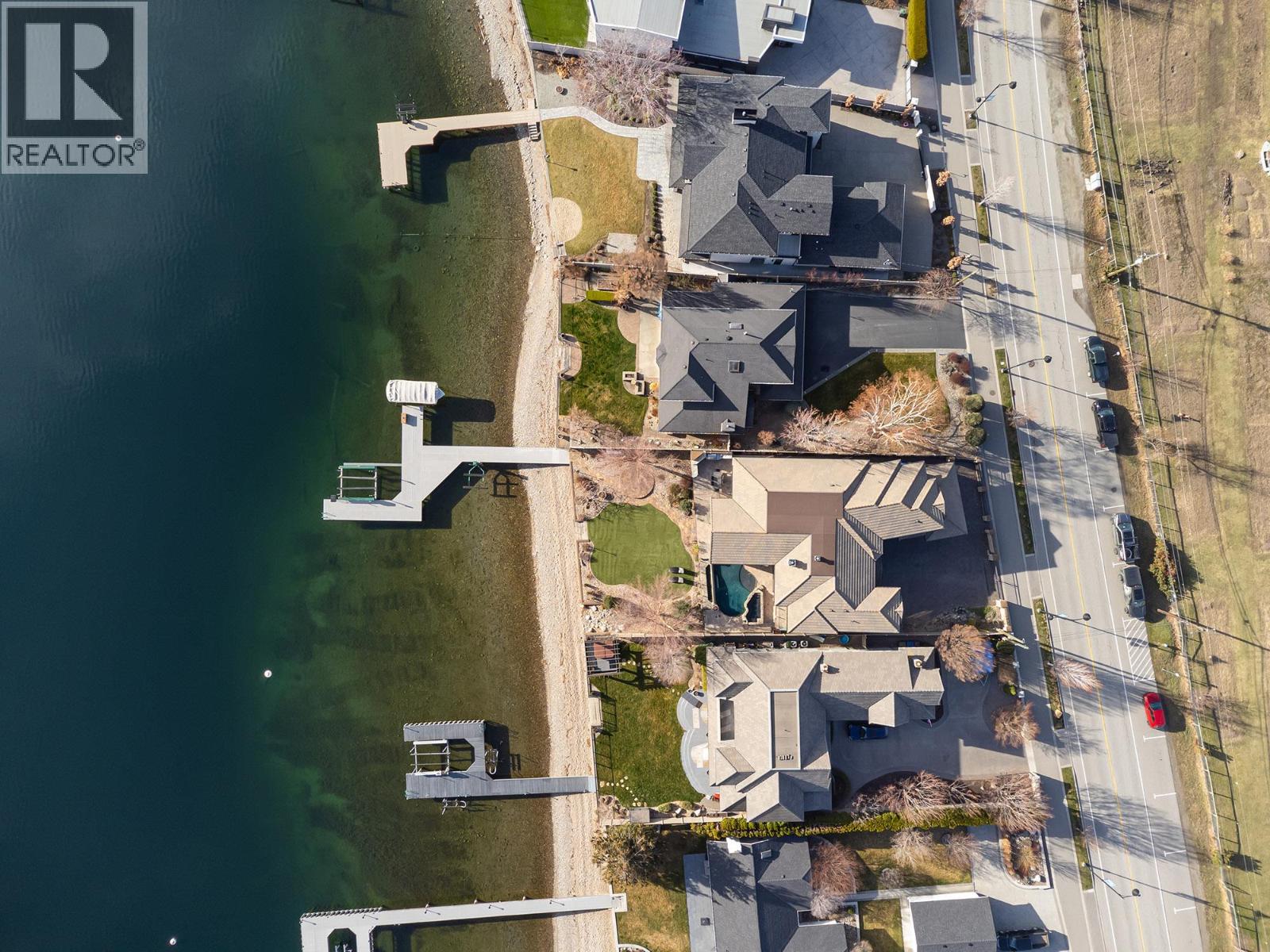 4165 Gellatly Road