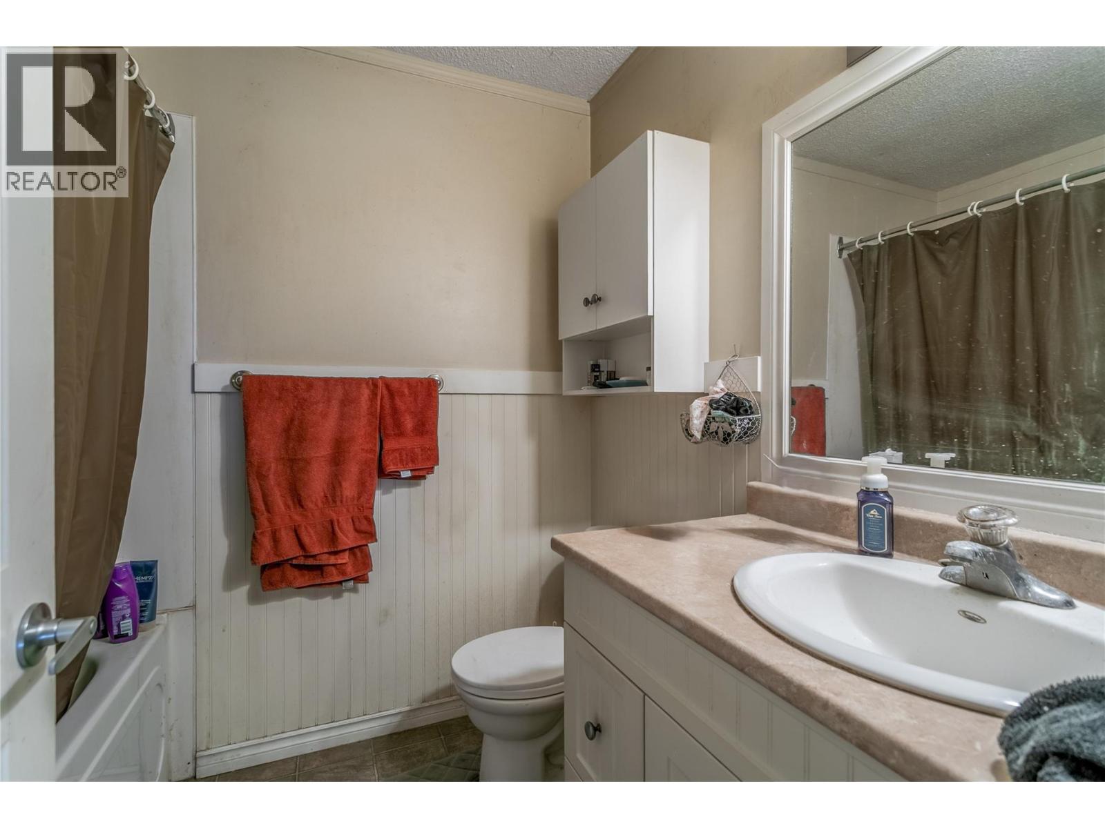 1105 Cactus Road