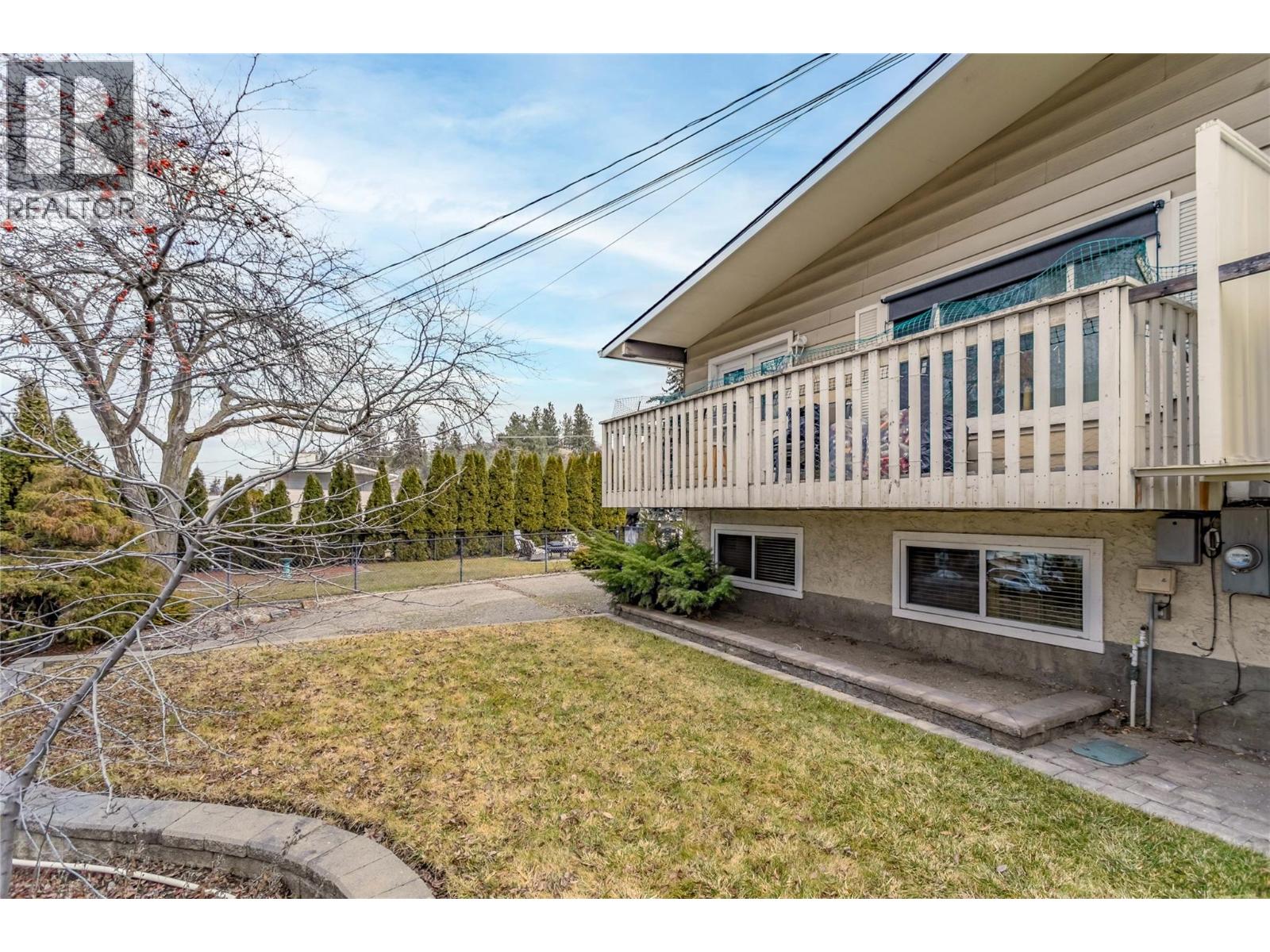 1105 Cactus Road