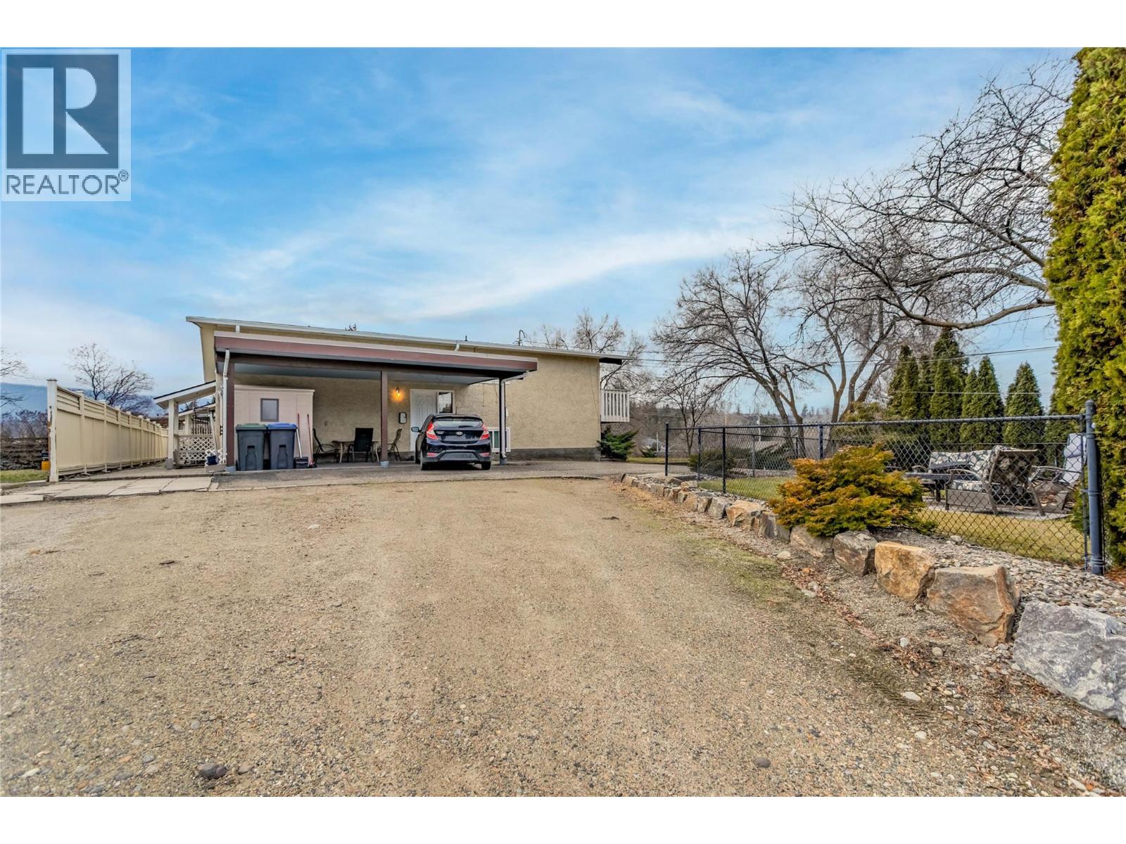 1105 Cactus Road