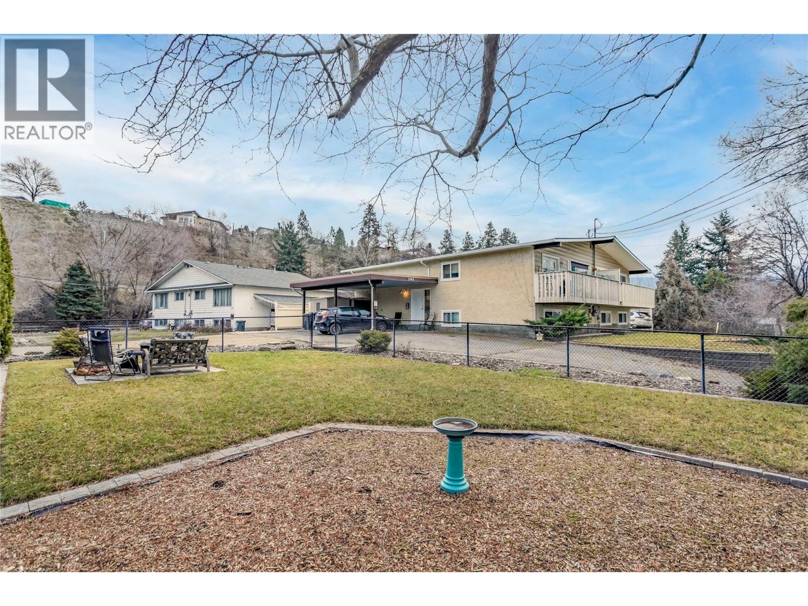1105 Cactus Road