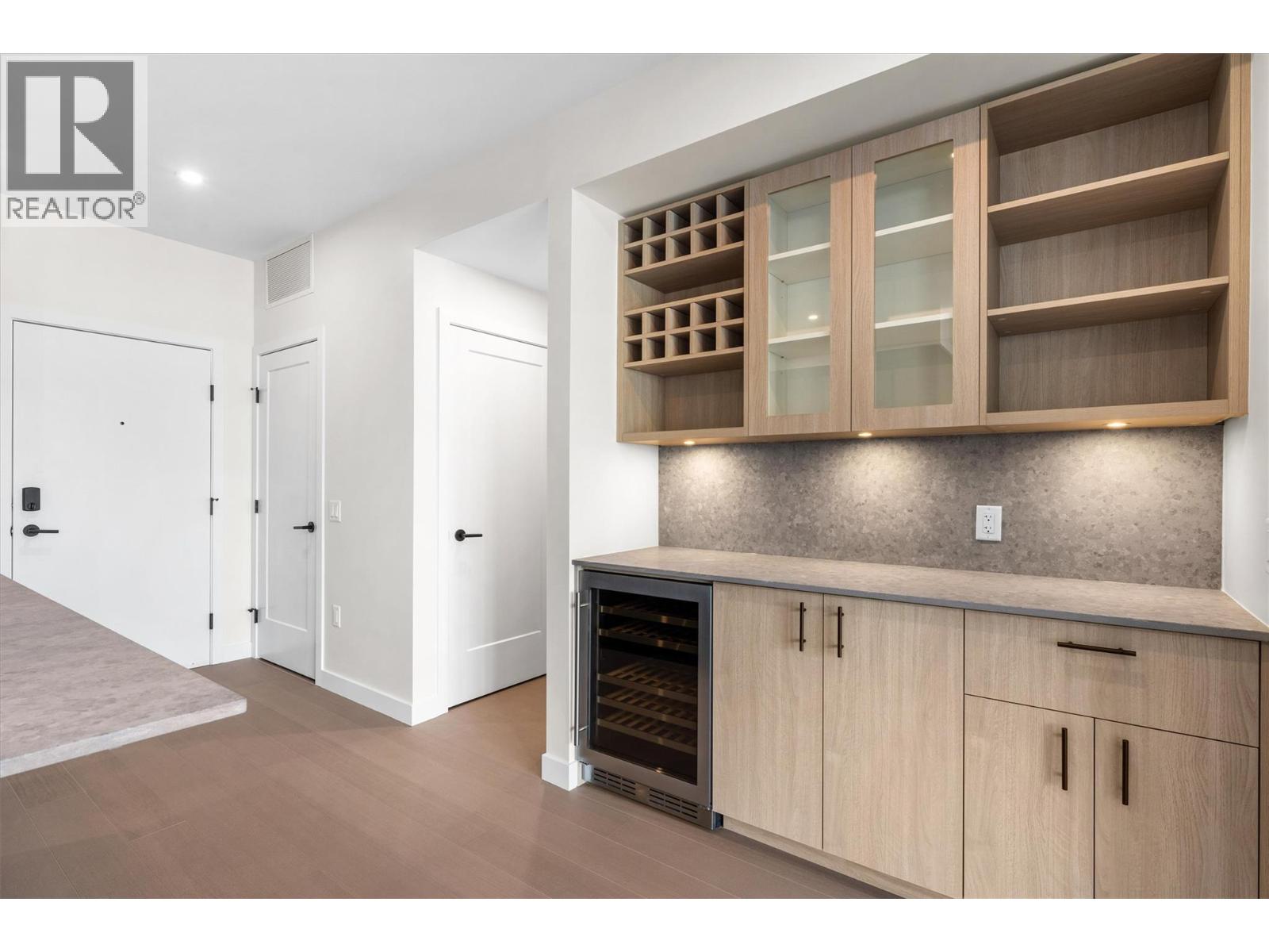 9654 Benchland Drive Unit# 407