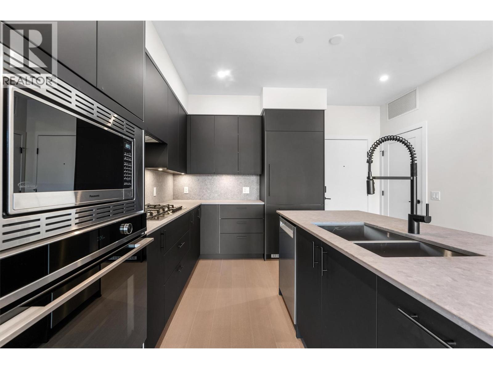 9654 Benchland Drive Unit# 407