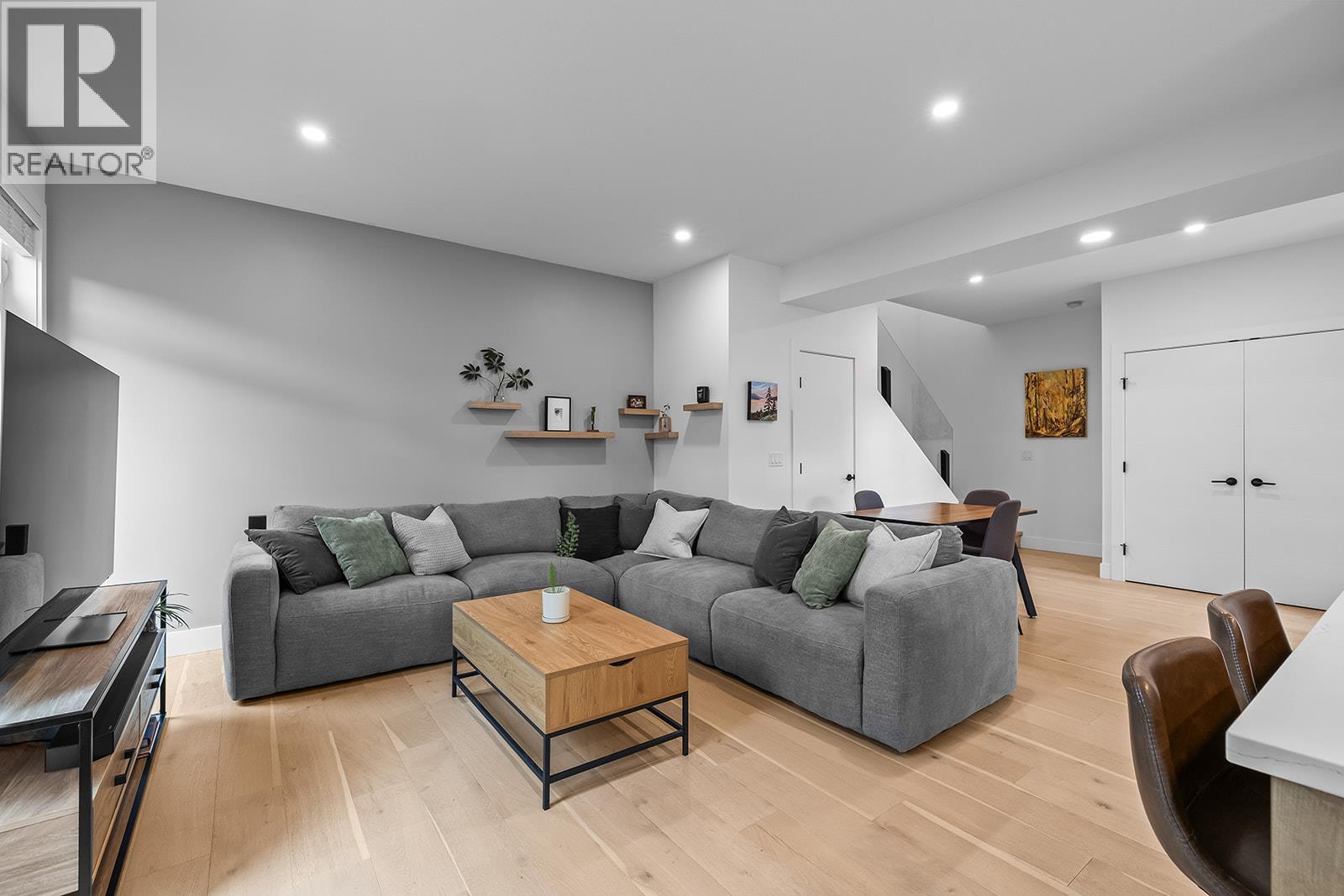 887 Morrison Avenue Unit# 4