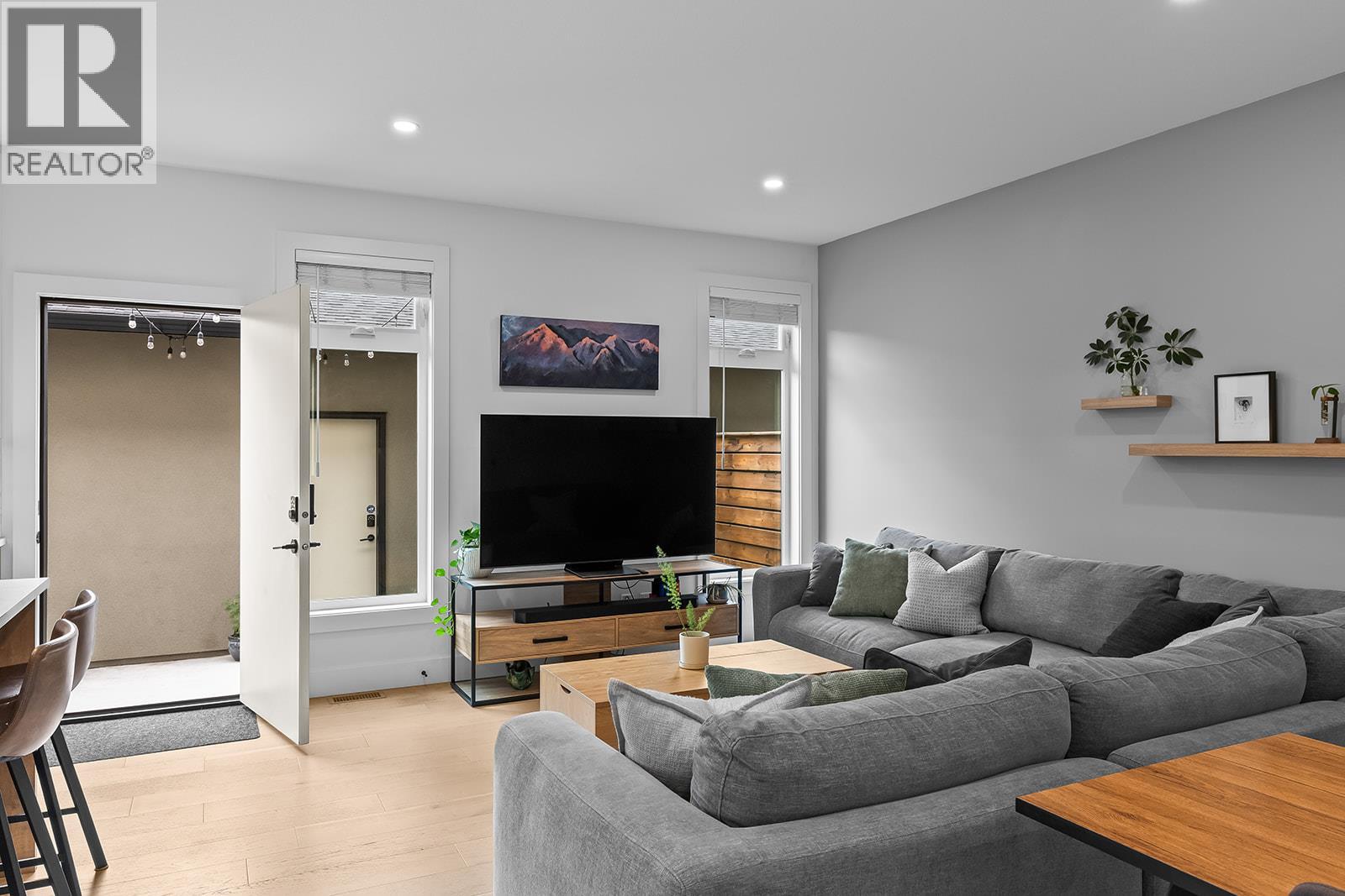 887 Morrison Avenue Unit# 4