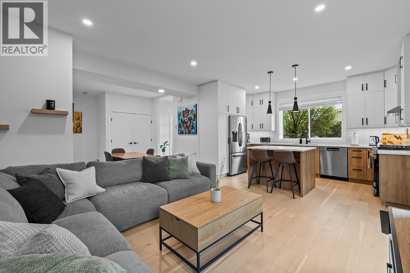 887 Morrison Avenue Unit# 4