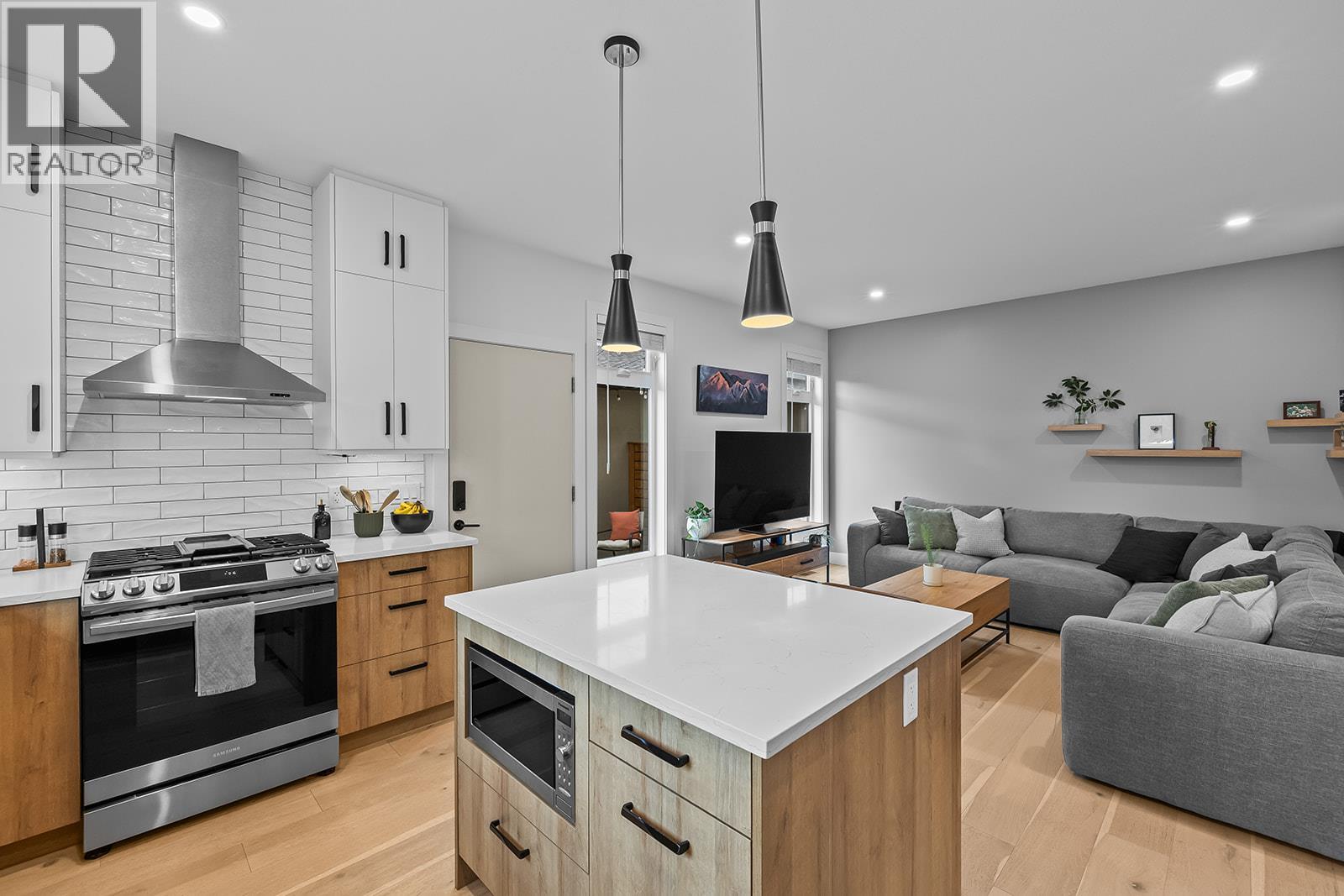 887 Morrison Avenue Unit# 4