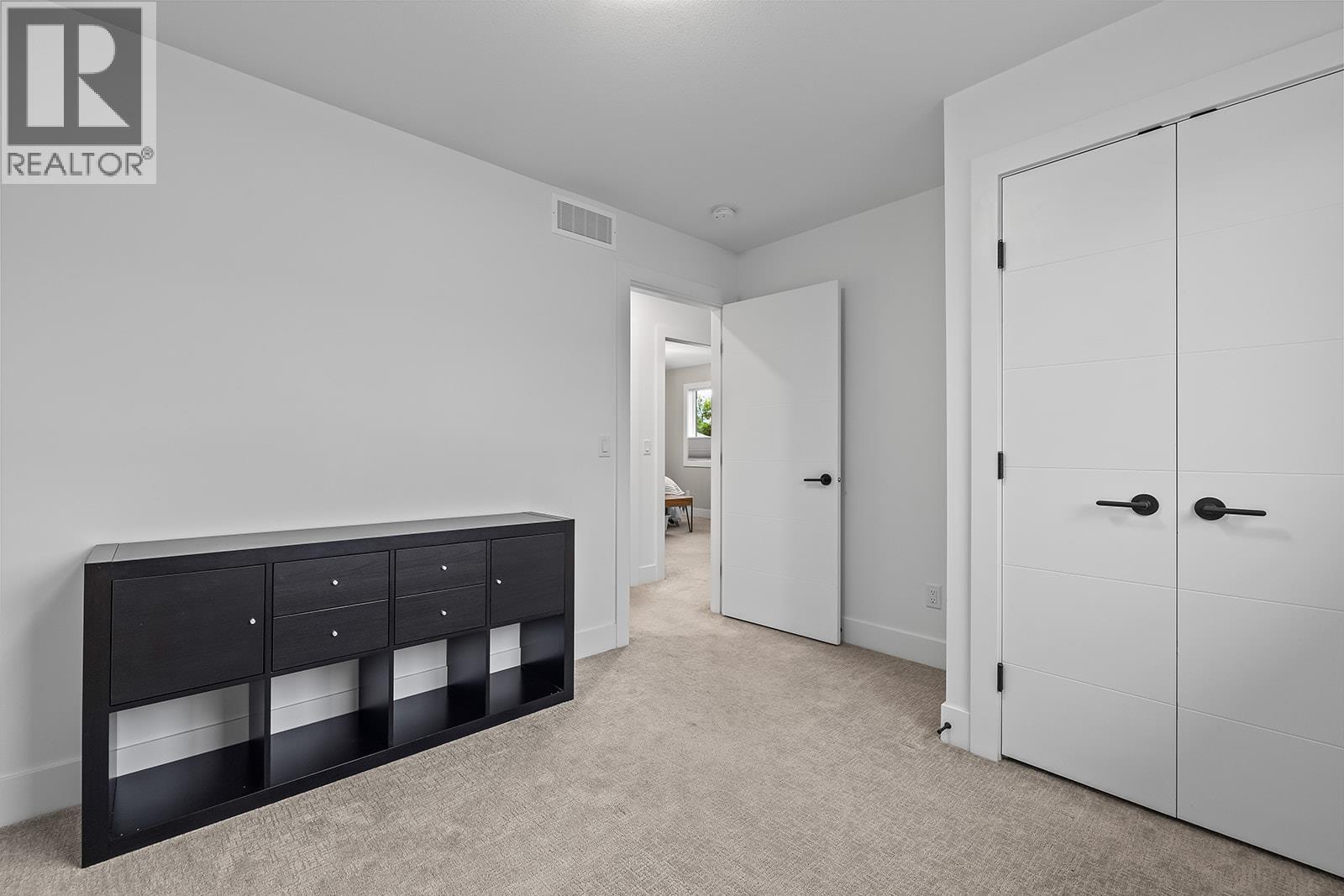 887 Morrison Avenue Unit# 4