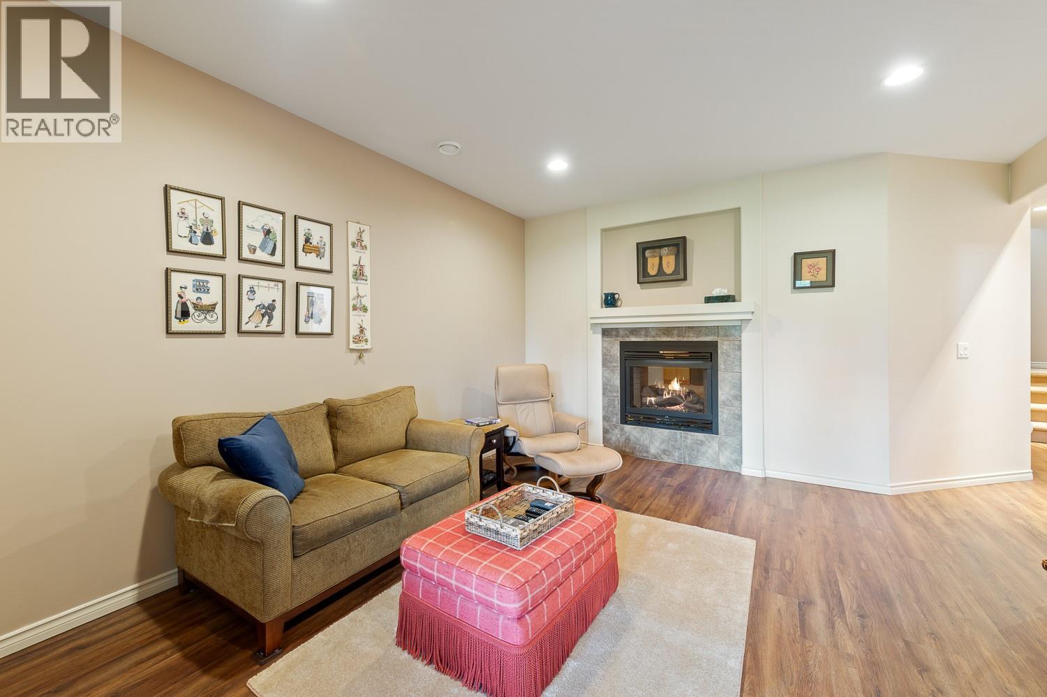 4141 Gallaghers Boulevard S